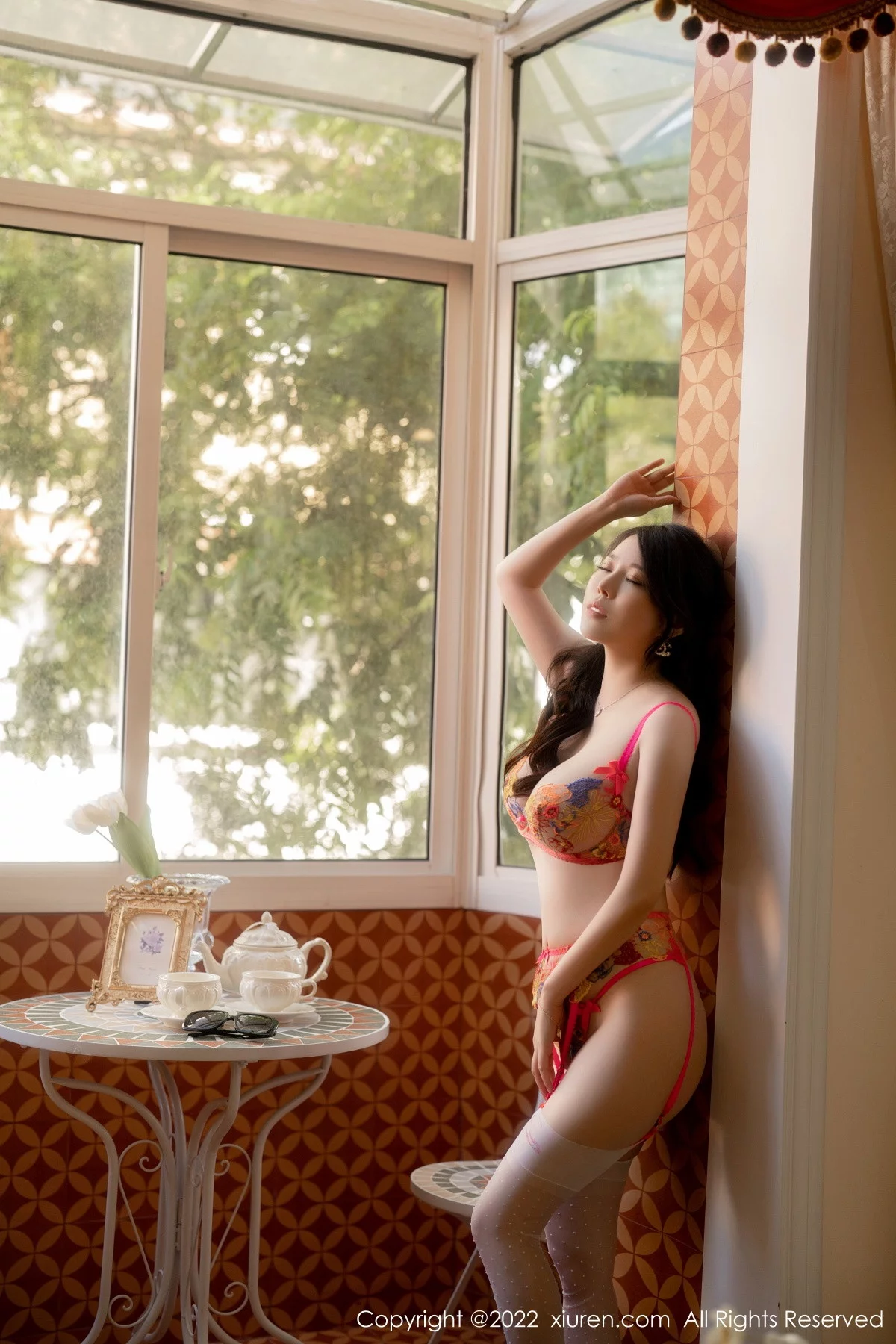 [[XiuRen秀人网]秀人网]No.5759_模特白茹雪脱白色外套露轻透花式蕾丝内衣配白丝袜撩人诱惑写真60P