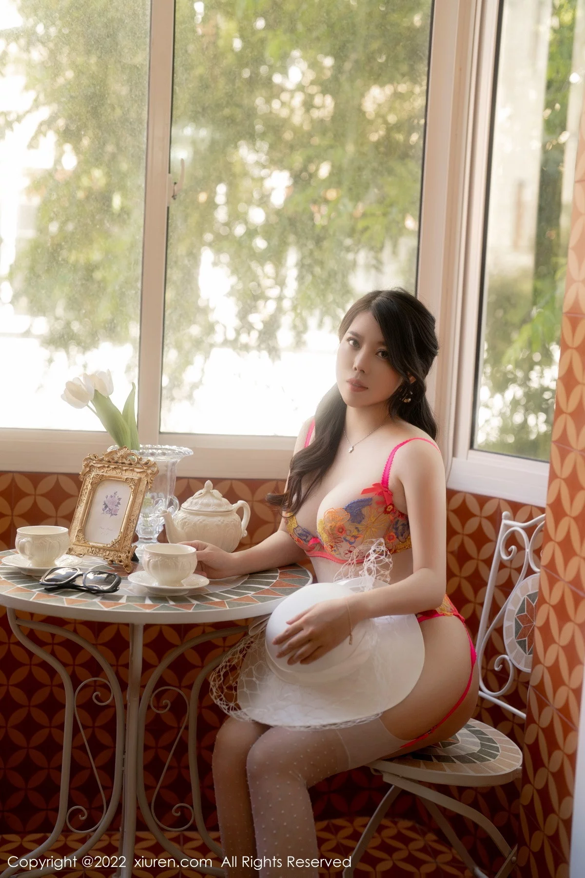 [[XiuRen秀人网]秀人网]No.5759_模特白茹雪脱白色外套露轻透花式蕾丝内衣配白丝袜撩人诱惑写真60P