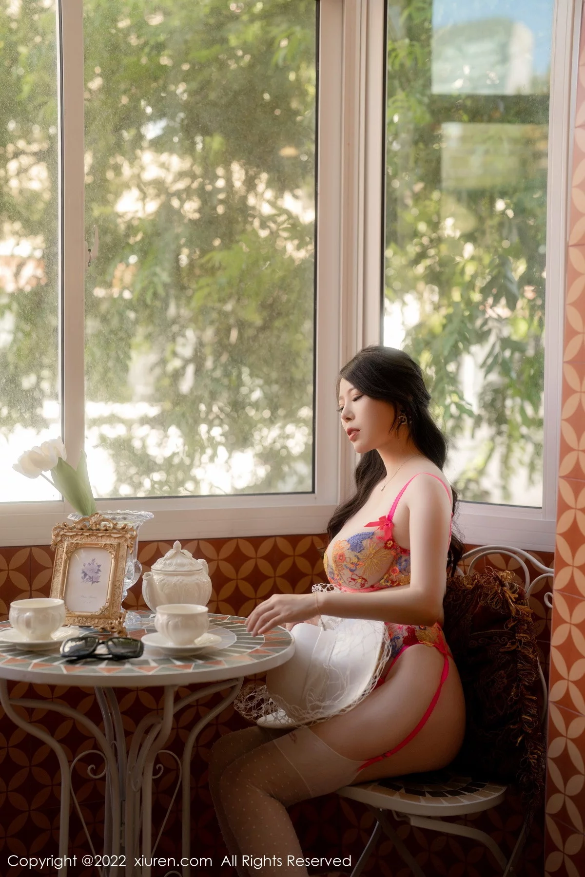 [[XiuRen秀人网]秀人网]No.5759_模特白茹雪脱白色外套露轻透花式蕾丝内衣配白丝袜撩人诱惑写真60P