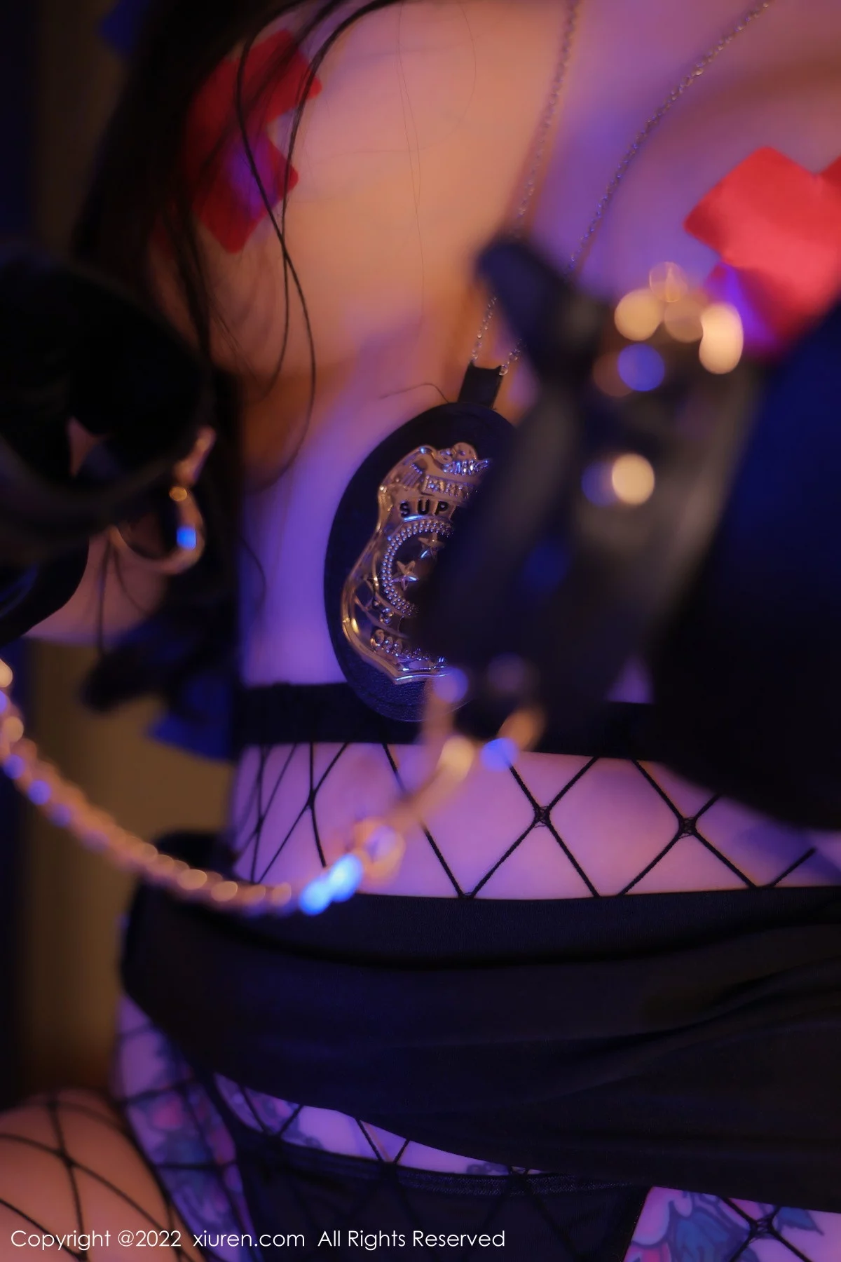 [[XiuRen秀人网]秀人网]No.5767_模特田冰冰酒店室内拍摄性感警官制服配黑丝网袜完美诱惑写真86P