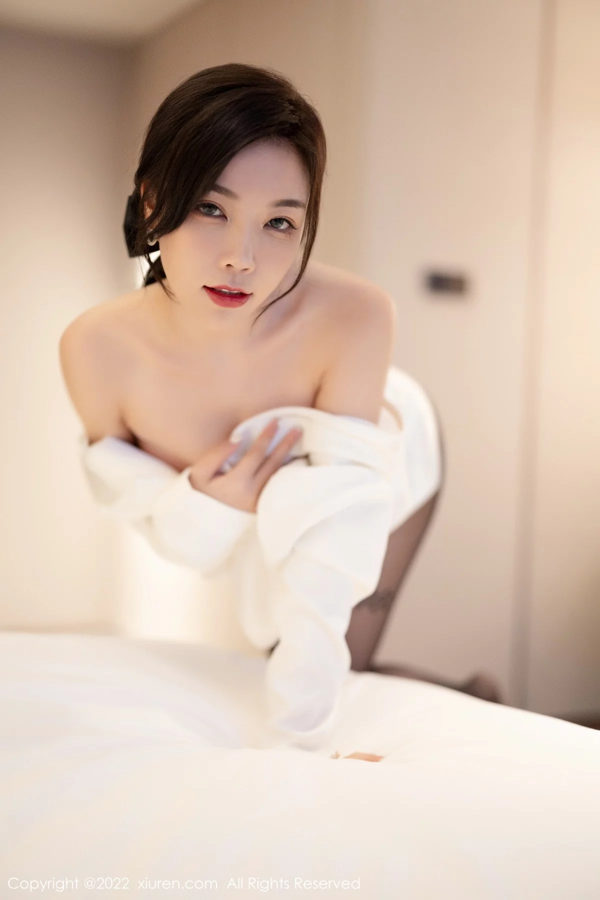 [[XiuRen秀人网]秀人网]No.5770_女神徐莉芝Booty脱白上衣露浅色情趣蕾丝内衣超薄黑丝诱惑写真84P