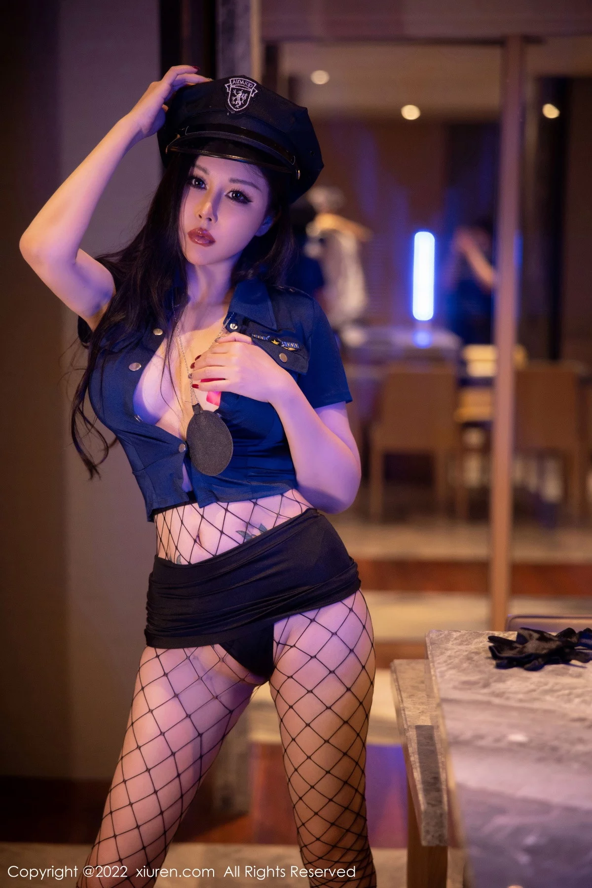 [[XiuRen秀人网]秀人网]No.5767_模特田冰冰酒店室内拍摄性感警官制服配黑丝网袜完美诱惑写真86P