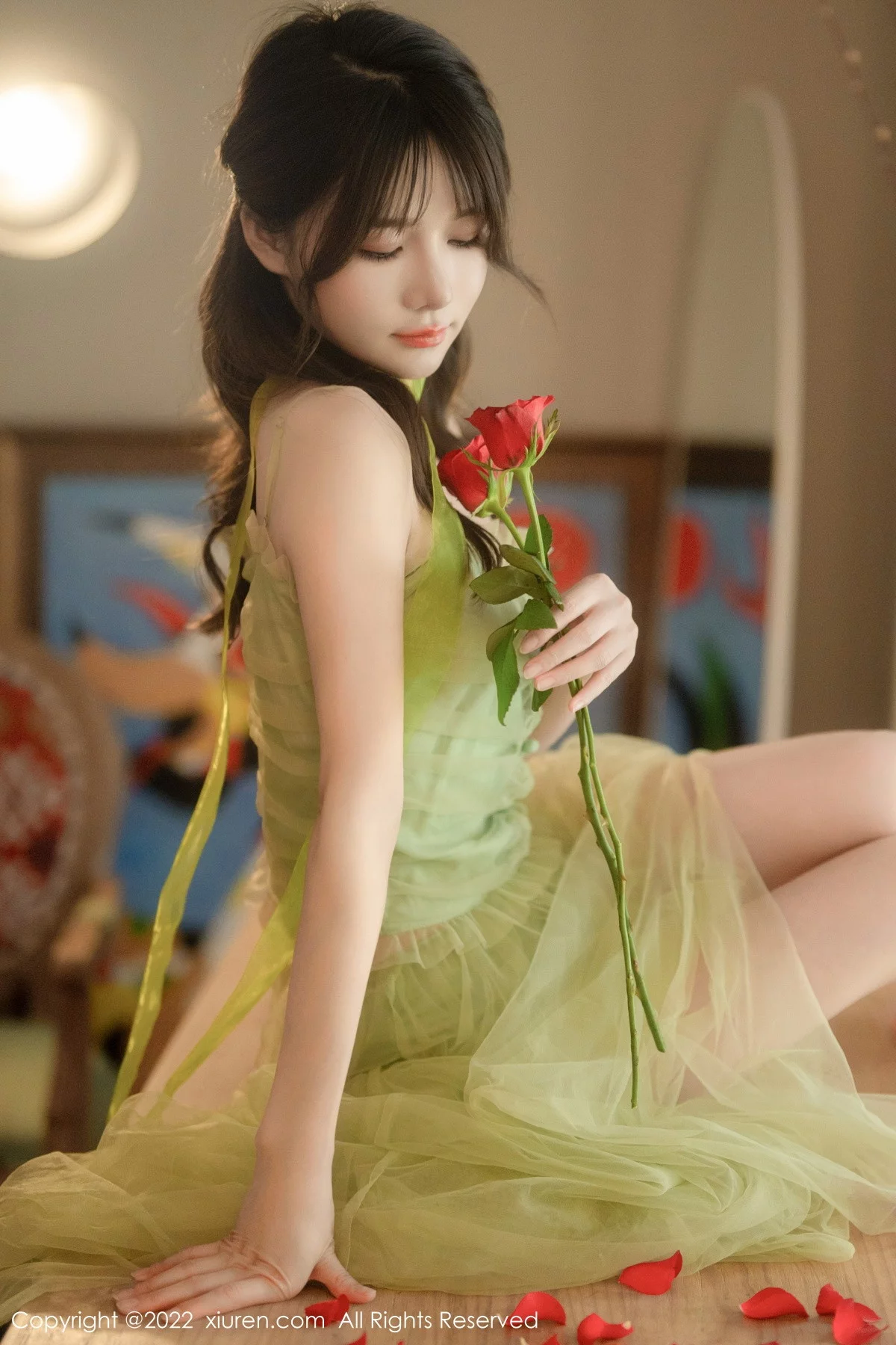 [[XiuRen秀人网]秀人网]No.5875_模特婠婠么私房性感淡绿色连衣裙秀曼妙身姿白嫩美腿诱惑写真85P