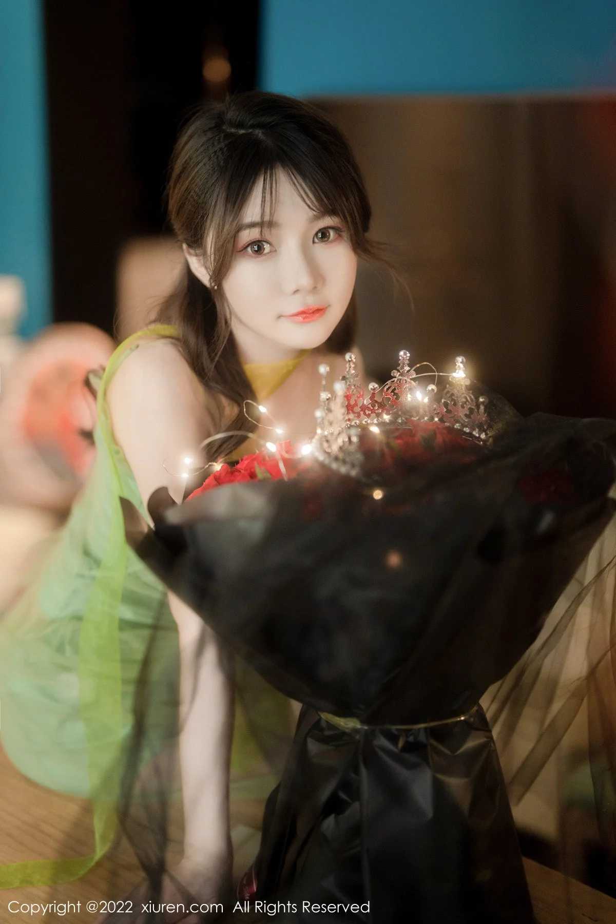 [[XiuRen秀人网]秀人网]No.5875_模特婠婠么私房性感淡绿色连衣裙秀曼妙身姿白嫩美腿诱惑写真85P