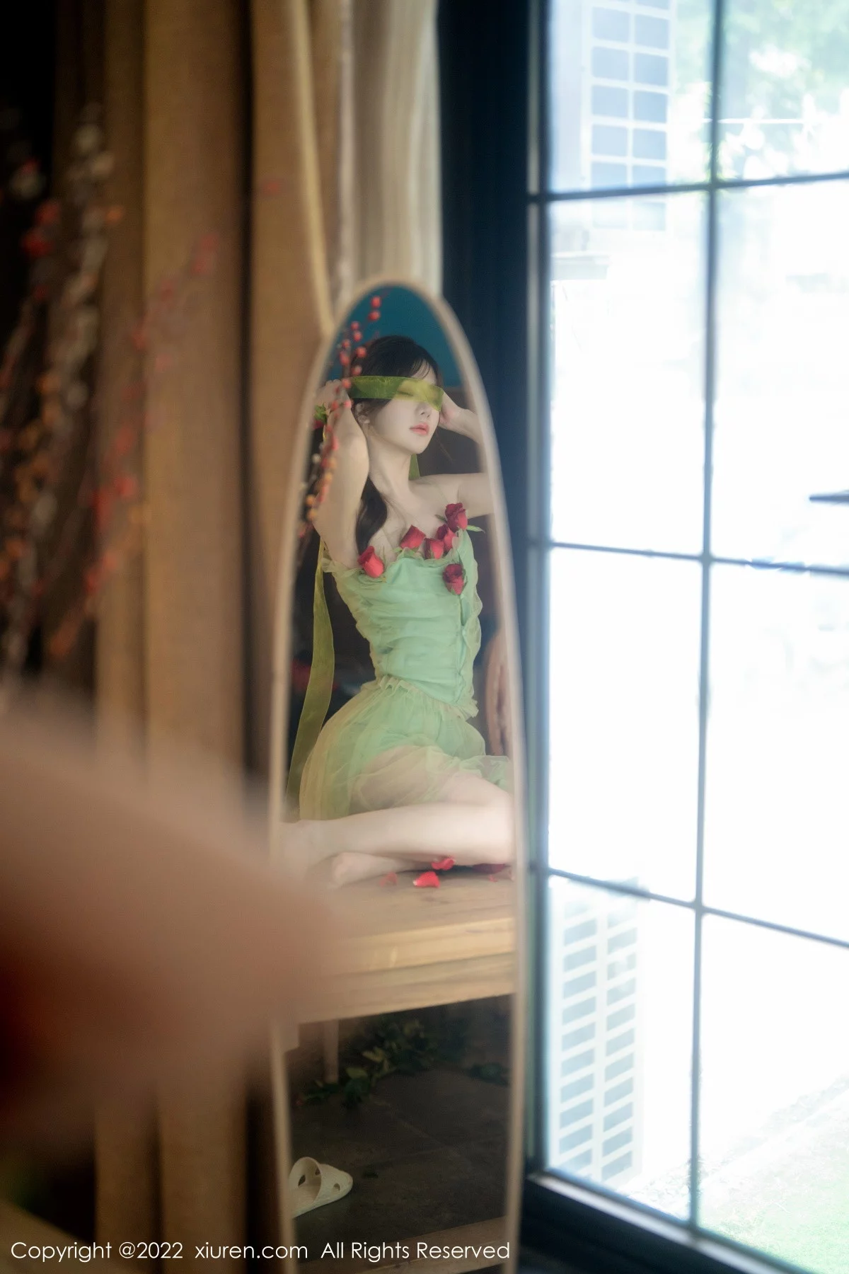 [[XiuRen秀人网]秀人网]No.5875_模特婠婠么私房性感淡绿色连衣裙秀曼妙身姿白嫩美腿诱惑写真85P