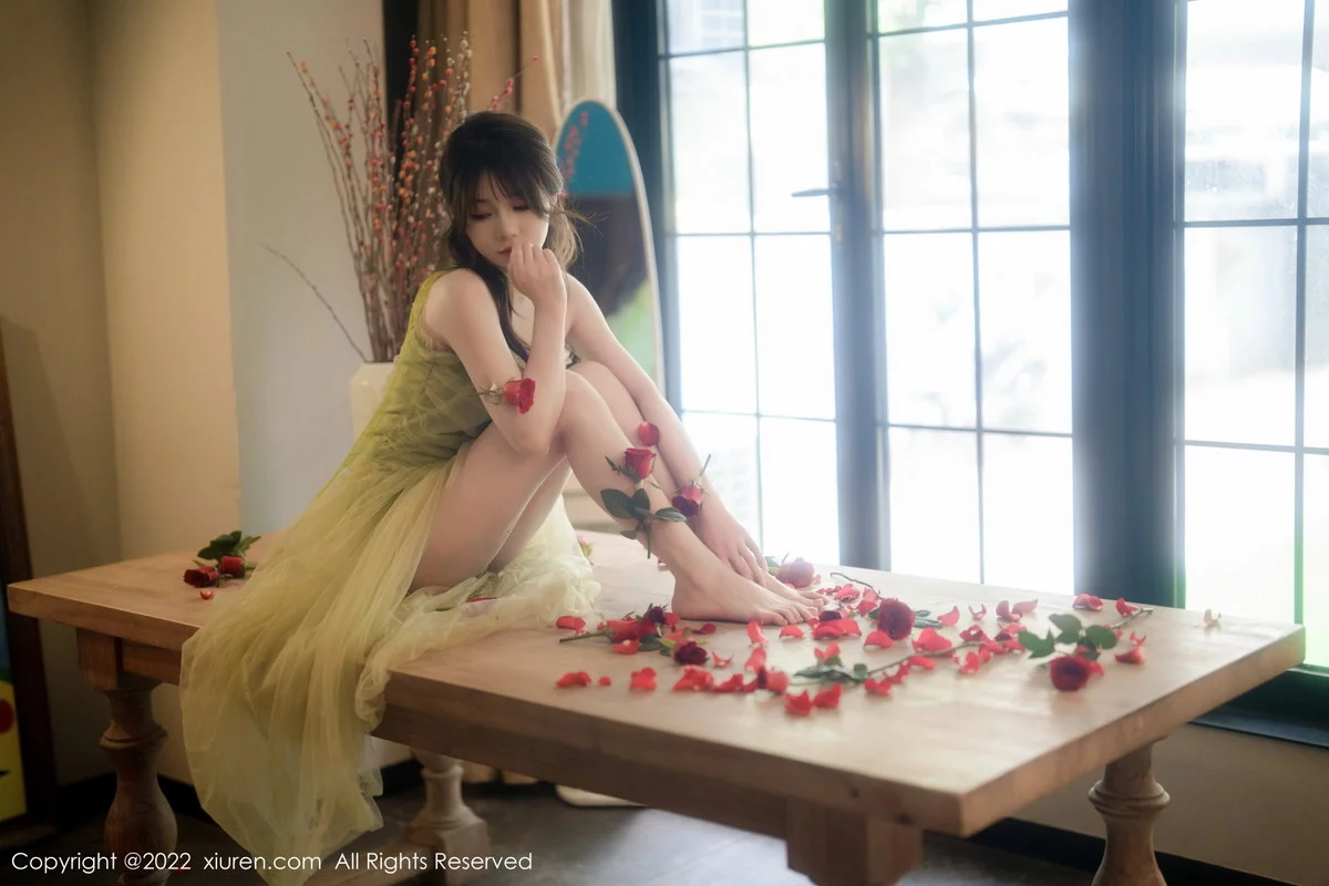 [[XiuRen秀人网]秀人网]No.5875_模特婠婠么私房性感淡绿色连衣裙秀曼妙身姿白嫩美腿诱惑写真85P