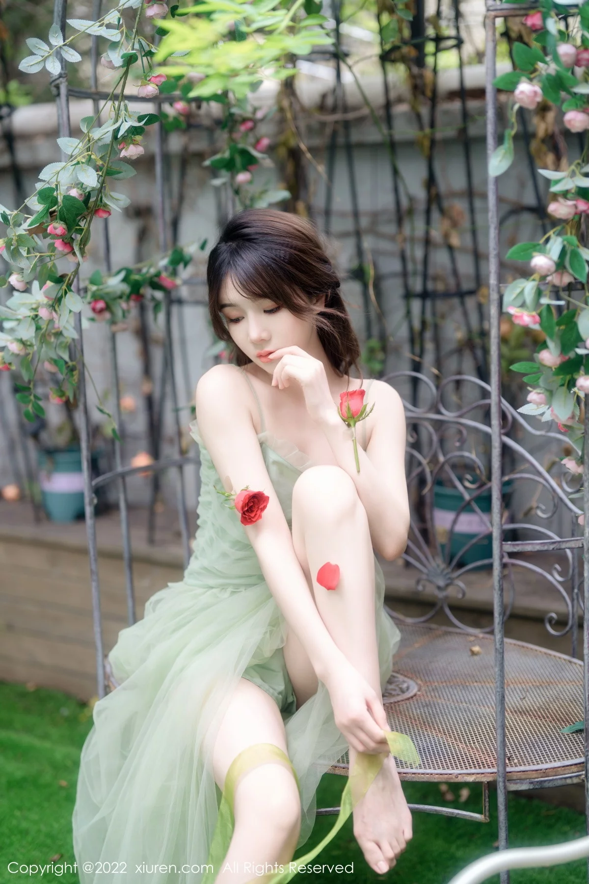 [[XiuRen秀人网]秀人网]No.5875_模特婠婠么私房性感淡绿色连衣裙秀曼妙身姿白嫩美腿诱惑写真85P