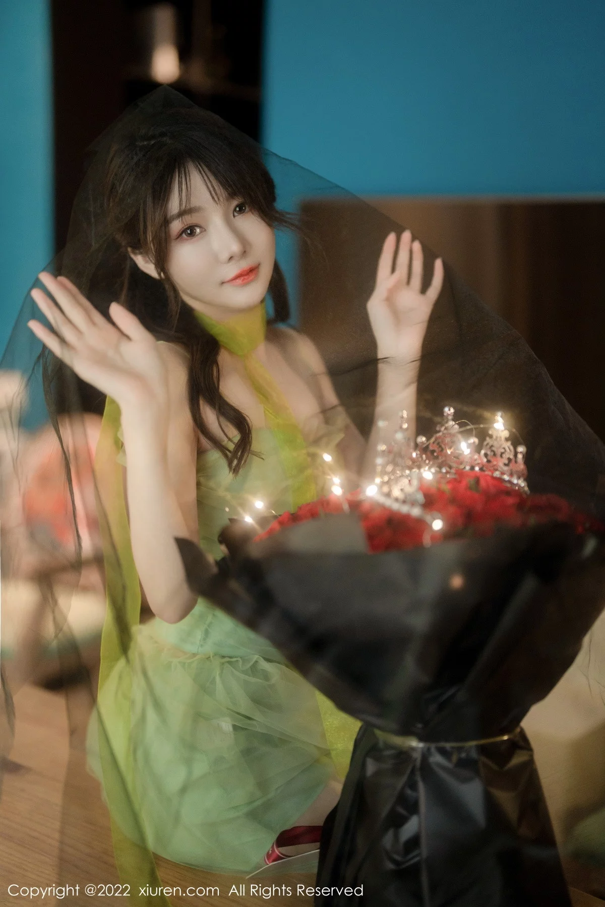 [[XiuRen秀人网]秀人网]No.5875_模特婠婠么私房性感淡绿色连衣裙秀曼妙身姿白嫩美腿诱惑写真85P