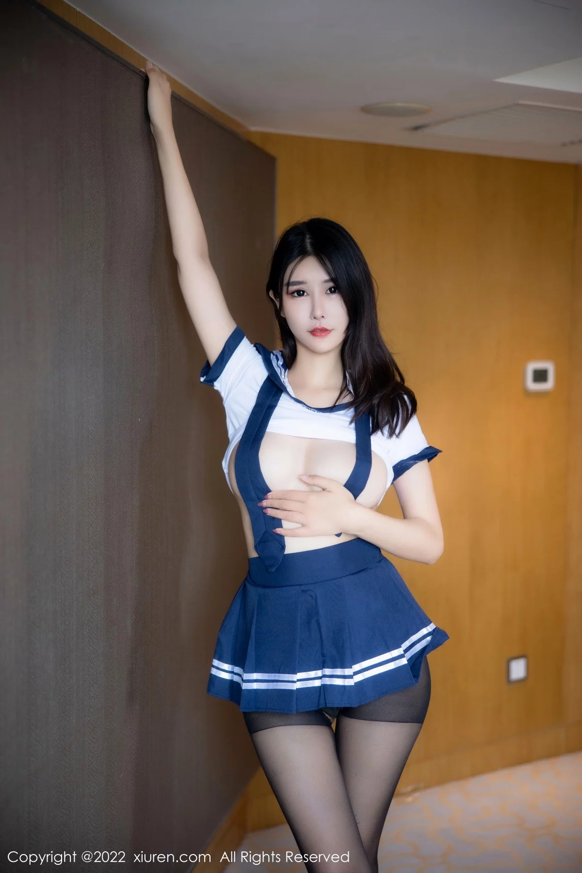 [[XiuRen秀人网]秀人网]No.5925_模特夏沫沫tifa性感学生制服蓝色短裙配超薄开档黑丝魅惑写真69P