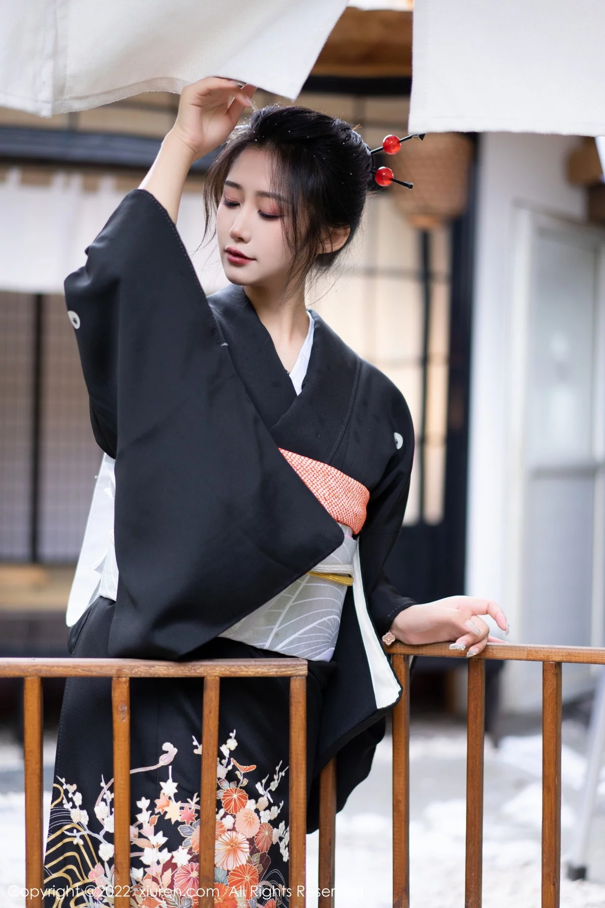 [[XiuRen秀人网]秀人网]No.5932_模特laura阿姣性感深色日式和服半脱秀柔美身材迷人诱惑写真74P