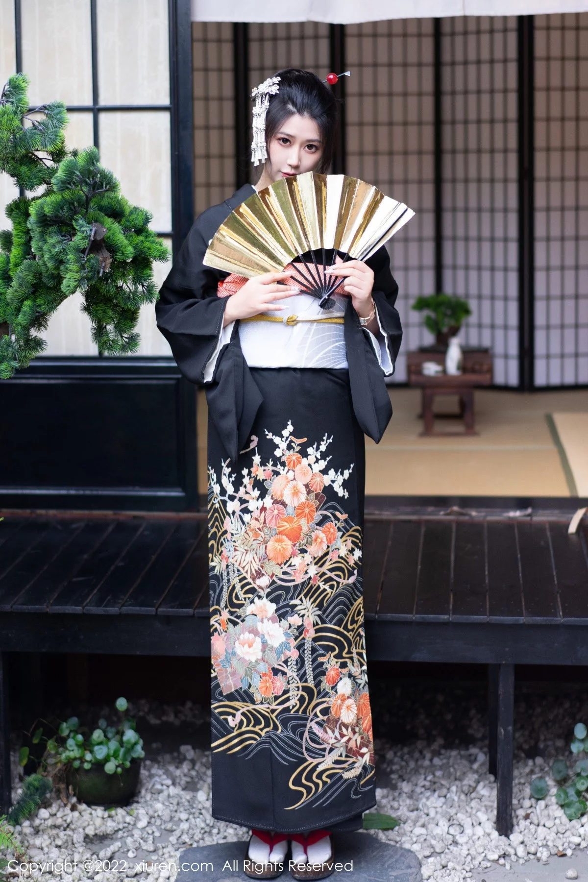 [[XiuRen秀人网]秀人网]No.5932_模特laura阿姣性感深色日式和服半脱秀柔美身材迷人诱惑写真74P