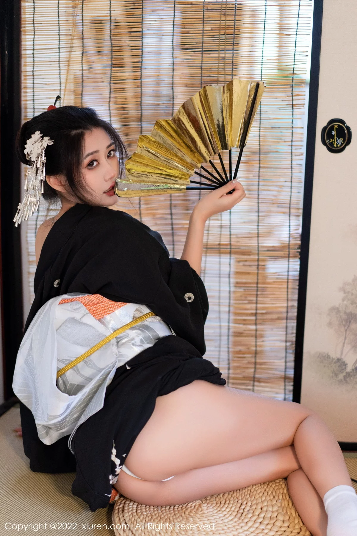 [[XiuRen秀人网]秀人网]No.5932_模特laura阿姣性感深色日式和服半脱秀柔美身材迷人诱惑写真74P