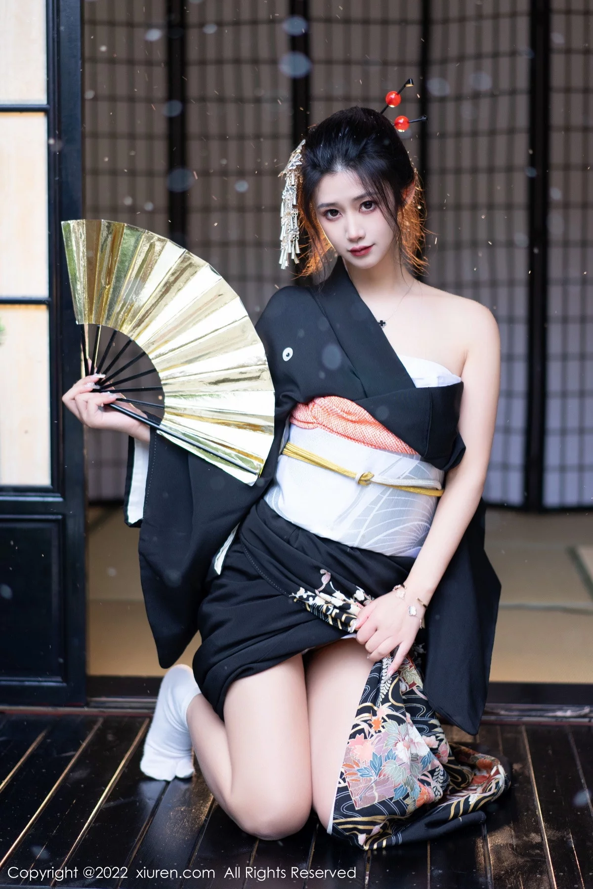 [[XiuRen秀人网]秀人网]No.5932_模特laura阿姣性感深色日式和服半脱秀柔美身材迷人诱惑写真74P