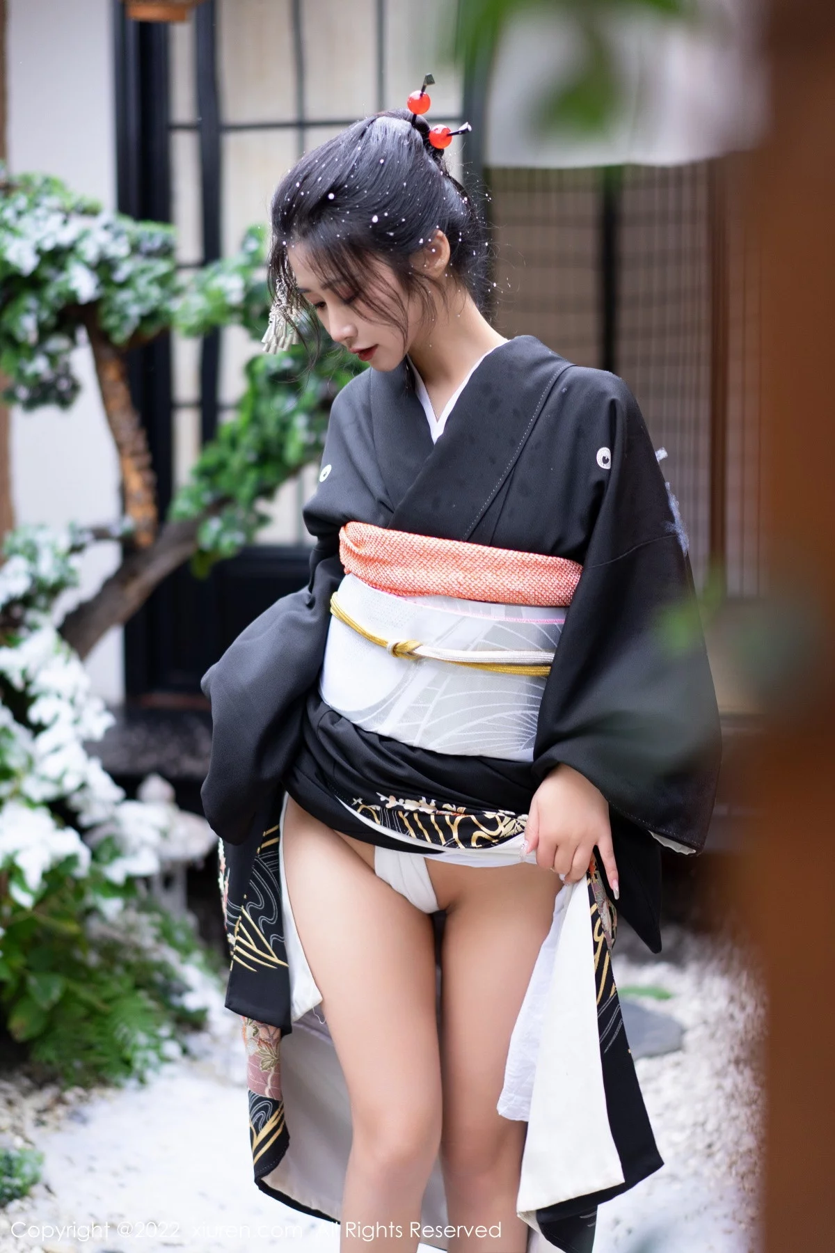 [[XiuRen秀人网]秀人网]No.5932_模特laura阿姣性感深色日式和服半脱秀柔美身材迷人诱惑写真74P