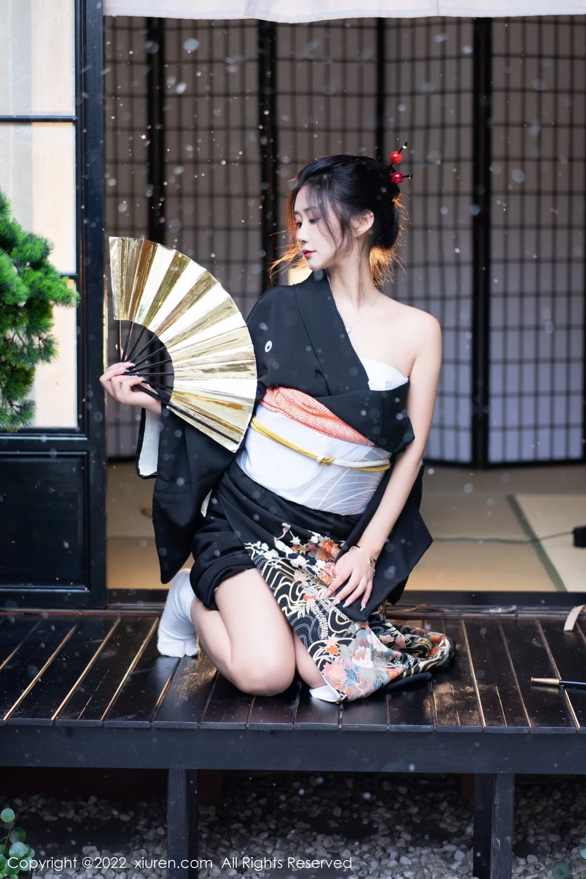 [[XiuRen秀人网]秀人网]No.5932_模特laura阿姣性感深色日式和服半脱秀柔美身材迷人诱惑写真74P