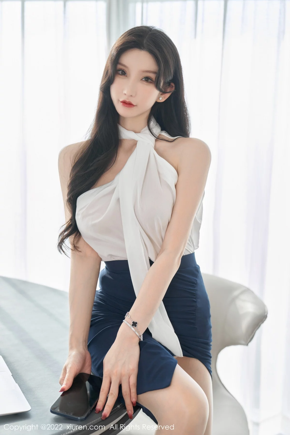 [[XiuRen秀人网]秀人网]No.5948_女神周于希Sally女秘书主题白色轻透衣配黑短裙秀翘臀诱惑写真70P