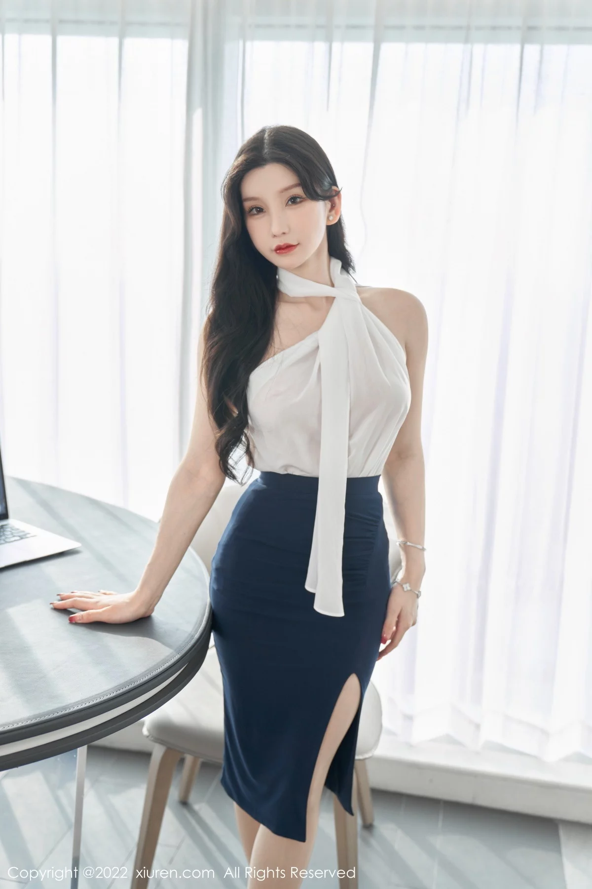 [[XiuRen秀人网]秀人网]No.5948_女神周于希Sally女秘书主题白色轻透衣配黑短裙秀翘臀诱惑写真70P