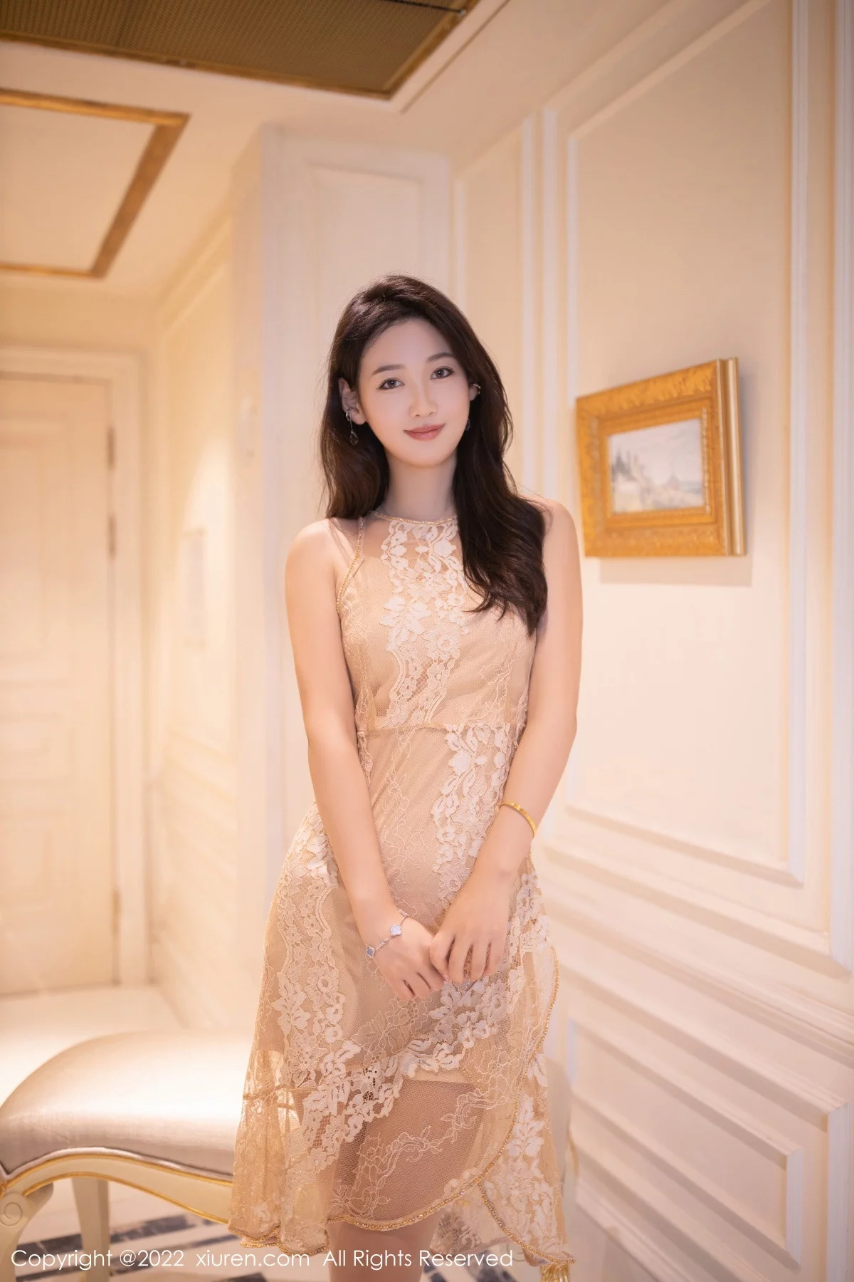 [[XiuRen秀人网]秀人网]No.5954_模特唐安琪性感金色蕾丝礼裙配开档肉丝秀曼妙身姿诱惑写真80P