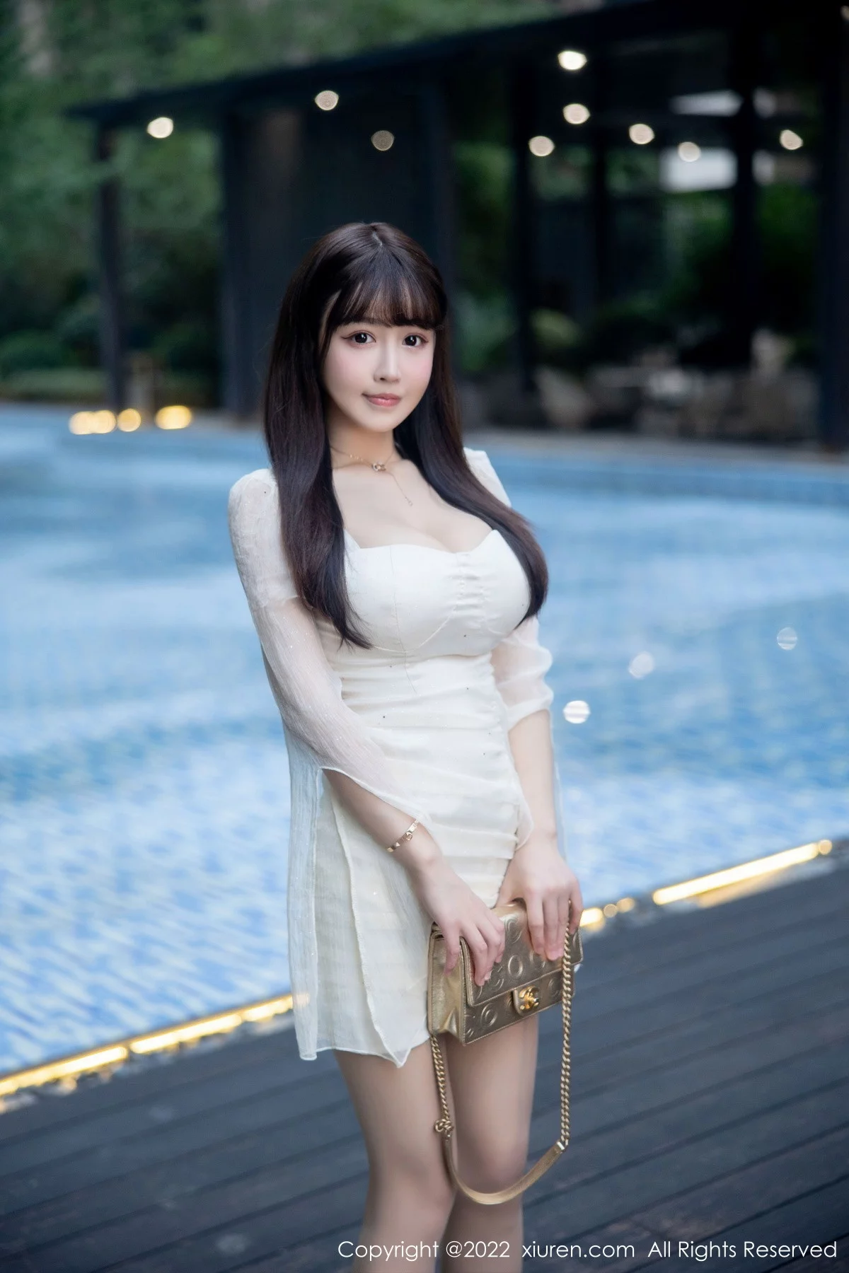 [[XiuRen秀人网]秀人网]No.5958_女神朱可儿Flora性感白色礼裙配超薄无内肉丝秀丰满身材诱惑写真75P