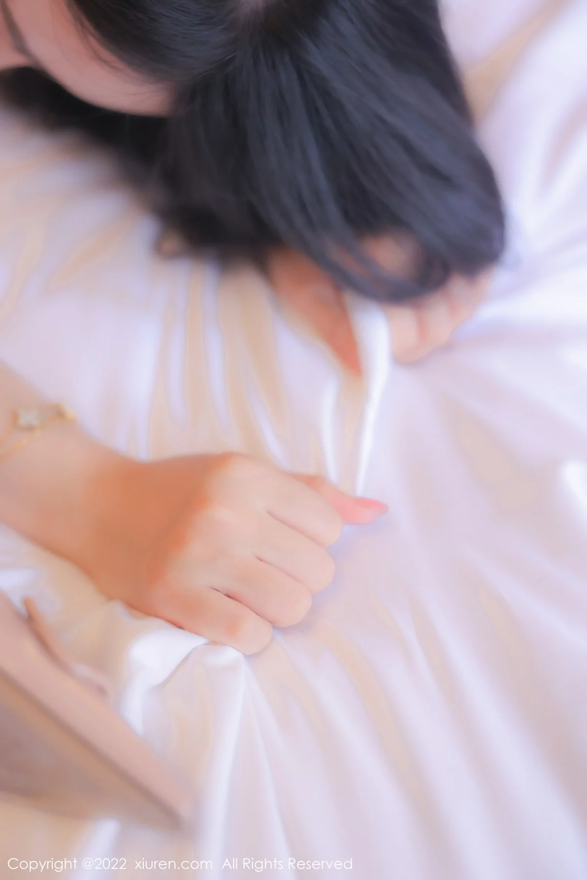 [[XiuRen秀人网]秀人网]No.5955_模特司柠脱杏色连衣裙露性感黑色内衣配超薄肉丝完美诱惑写真70P