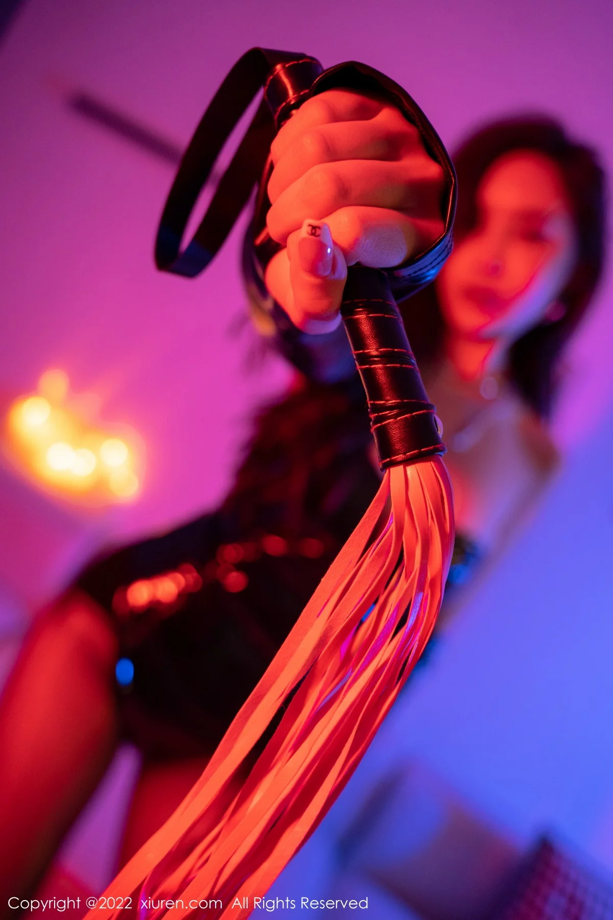 [[XiuRen秀人网]秀人网]No.5957_女神奶瓶土肥圆暗色灯光下黑色皮质服配黑丝裤袜迷人诱惑写真72P