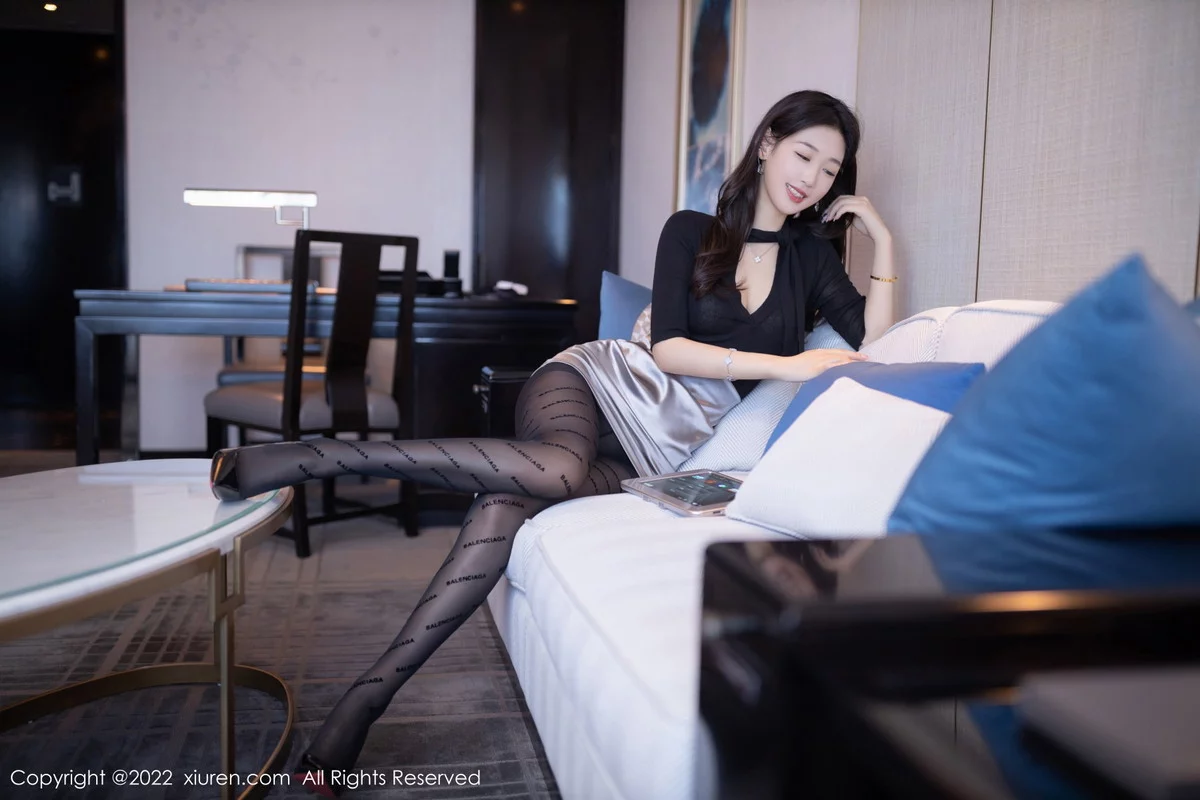 [[XiuRen秀人网]秀人网]No.5887_模特唐安琪秘书角色黑色收身衣配银色短裙秀曼妙身姿诱惑写真78P