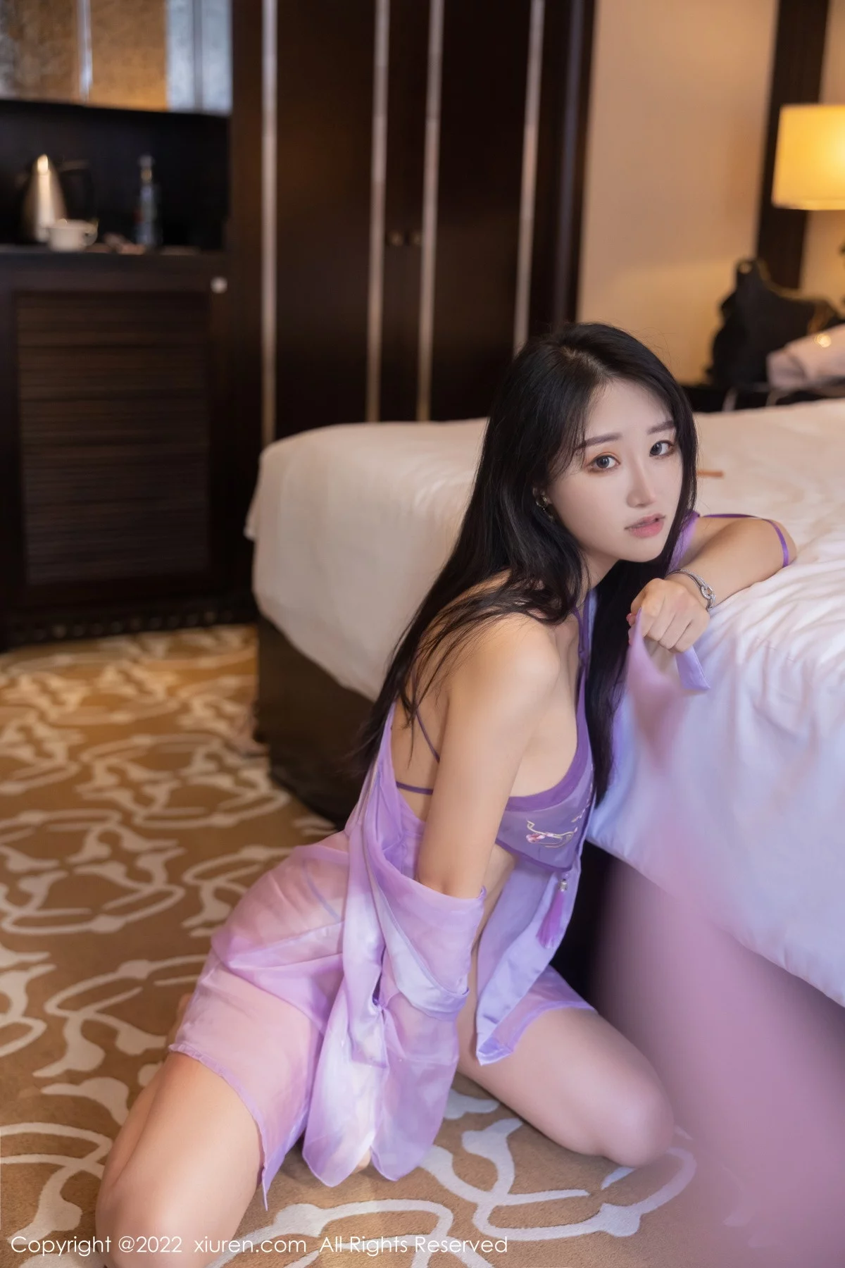 [[XiuRen秀人网]秀人网]No.5883_模特司柠私房床上性感紫色古装服饰秀曼妙身姿撩人诱惑写真75P