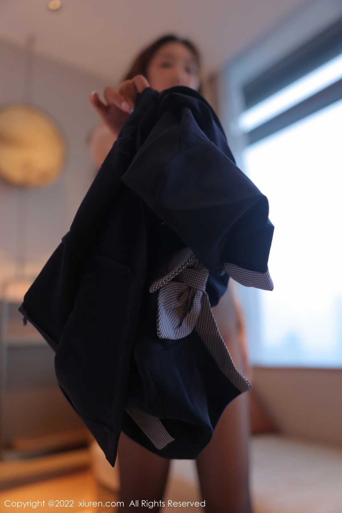 [[XiuRen秀人网]秀人网]No.5886_模特江真真脱深蓝连衣裙露浅紫色蕾丝内衣配超薄黑丝诱惑写真98P