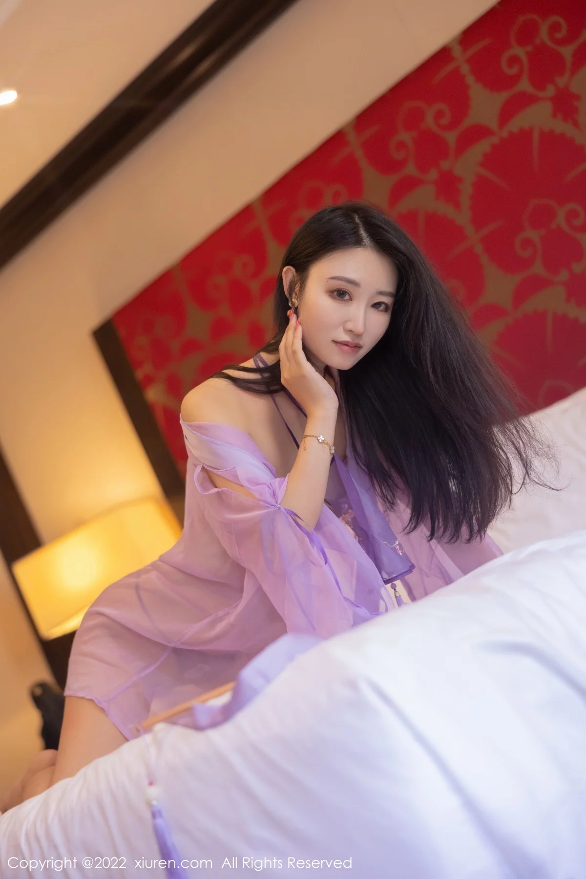 [[XiuRen秀人网]秀人网]No.5883_模特司柠私房床上性感紫色古装服饰秀曼妙身姿撩人诱惑写真75P