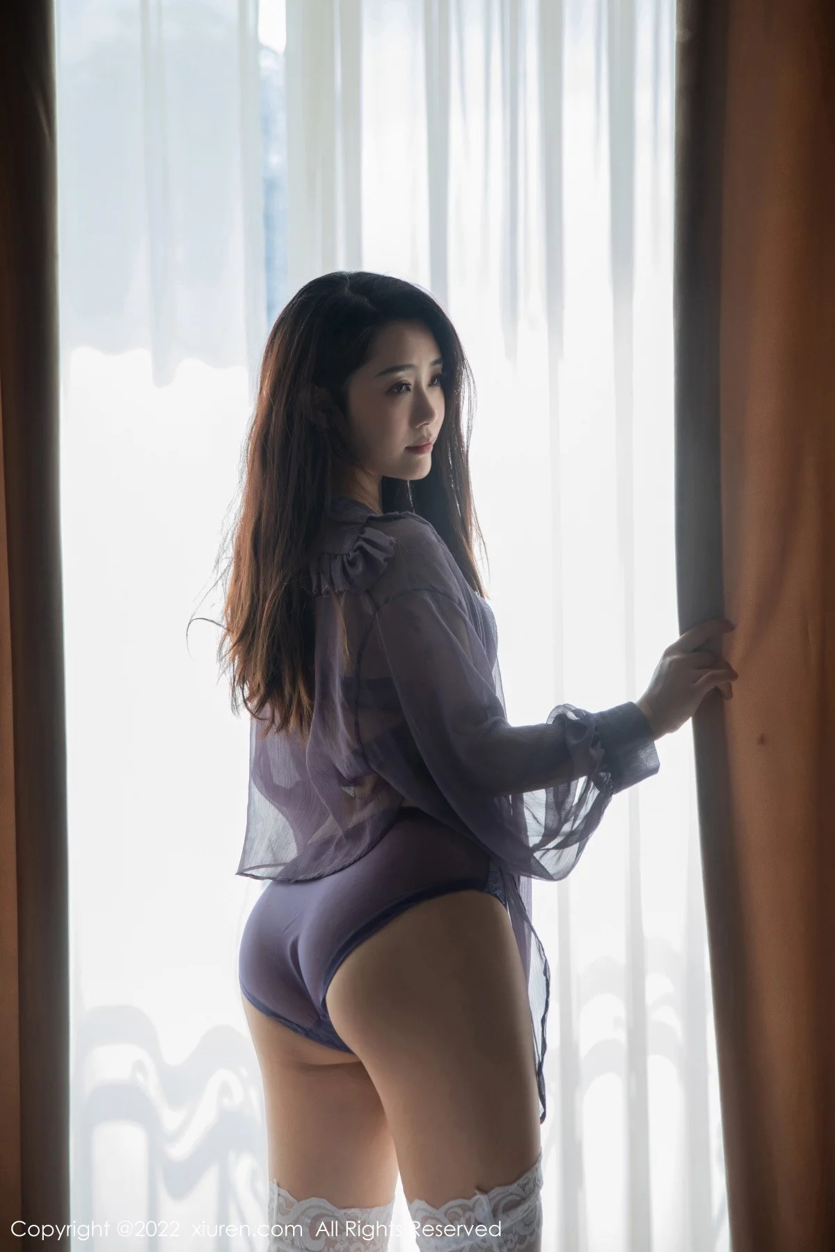 [[XiuRen秀人网]秀人网]No.5884_模特严利娅Yuliya性感暗紫色薄纱情趣内衣配白色蕾丝袜诱惑写真54P