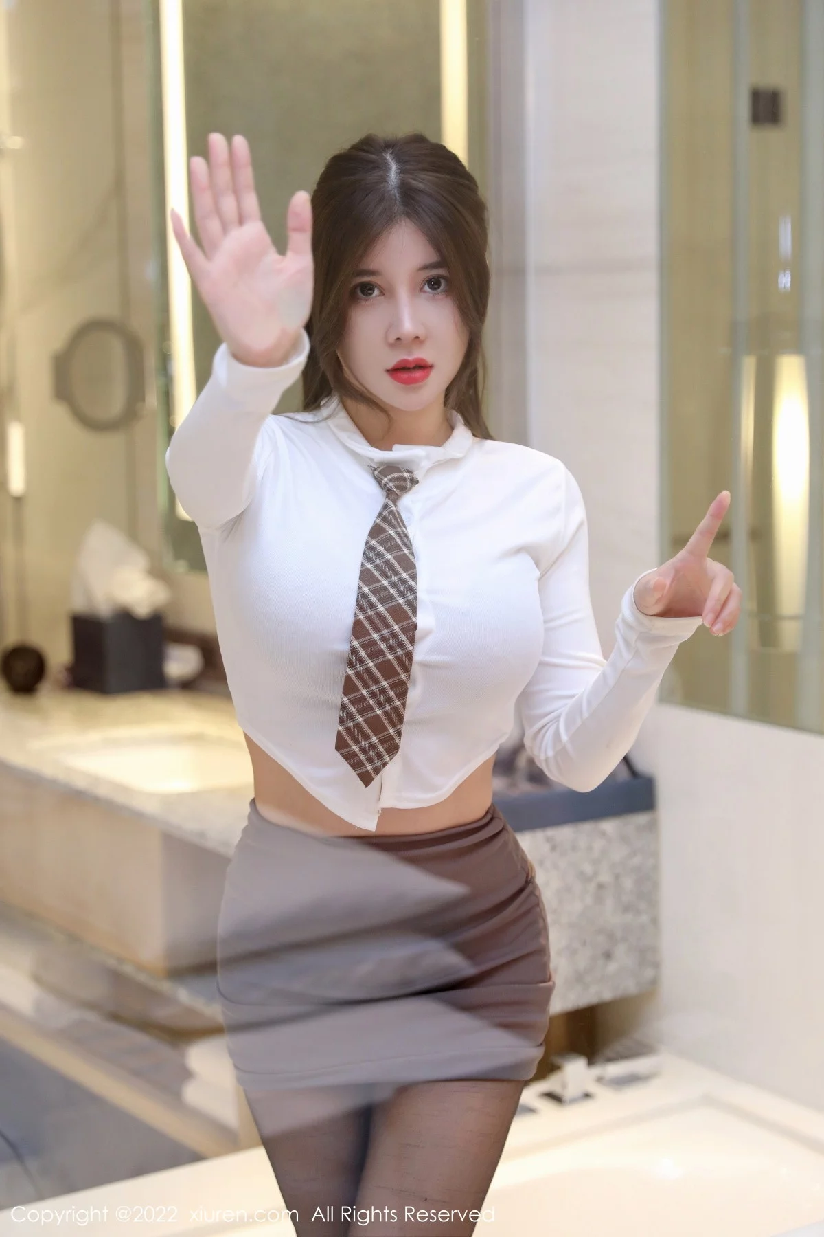 [[XiuRen秀人网]秀人网]No.5961_模特周jojobaby半脱性感白T露黑色蕾丝内衣秀傲人豪乳诱惑写真59P