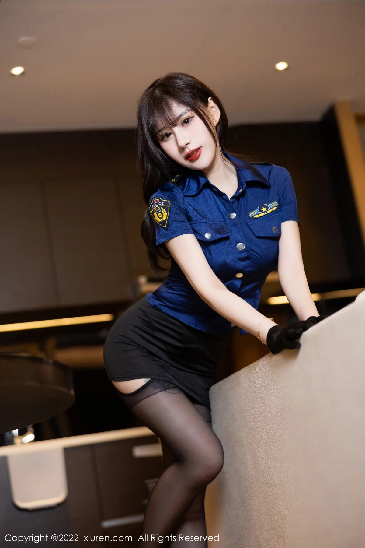 [[XiuRen秀人网]秀人网]No.5966_模特张欣欣蓝色上衣配黑短裙露性感蓝色内衣黑色吊袜诱惑写真77P