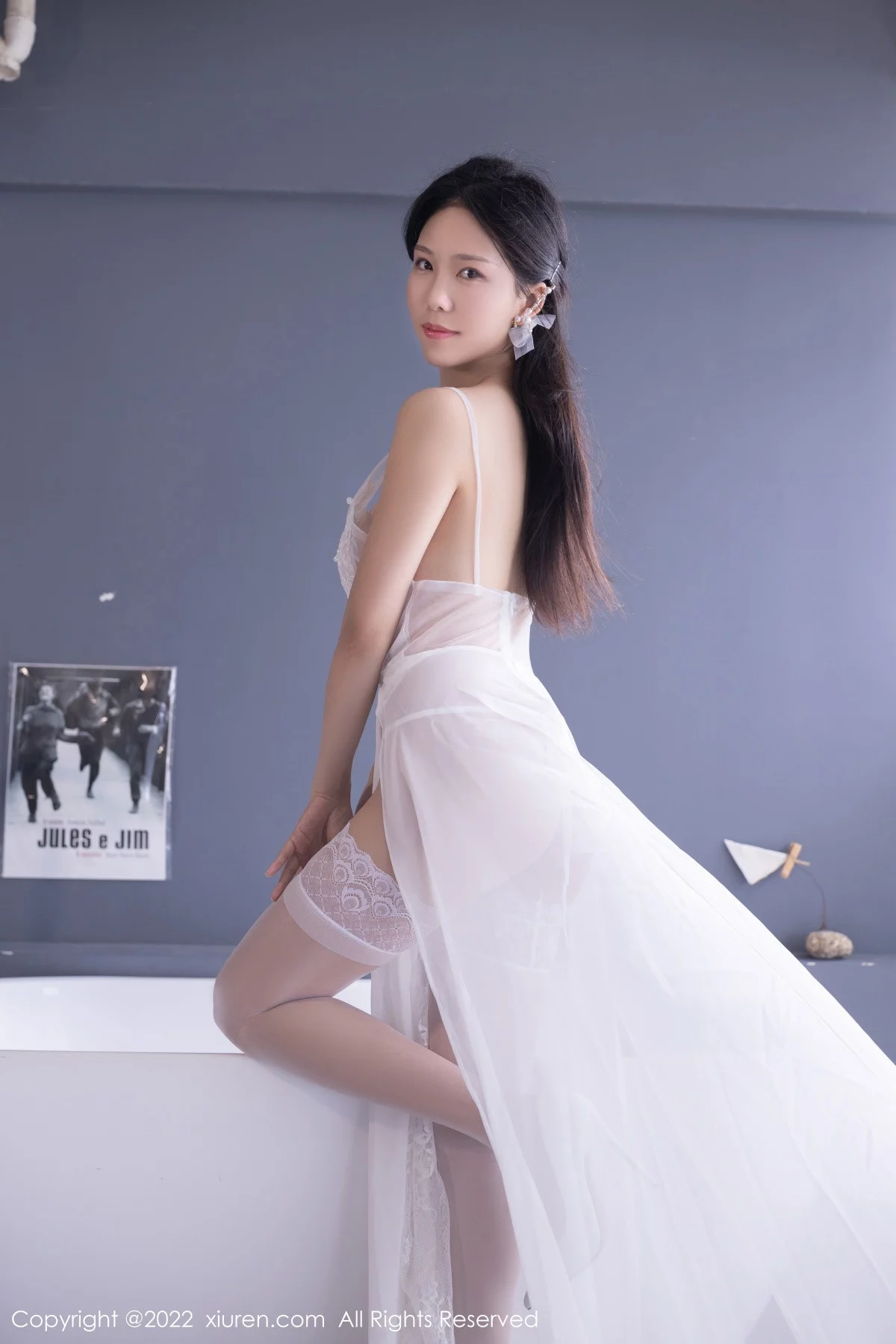 [[XiuRen秀人网]秀人网]No.5965_模特利世私房性感白色薄透婚纱服配丁字裤秀翘臀惹火诱惑写真80P