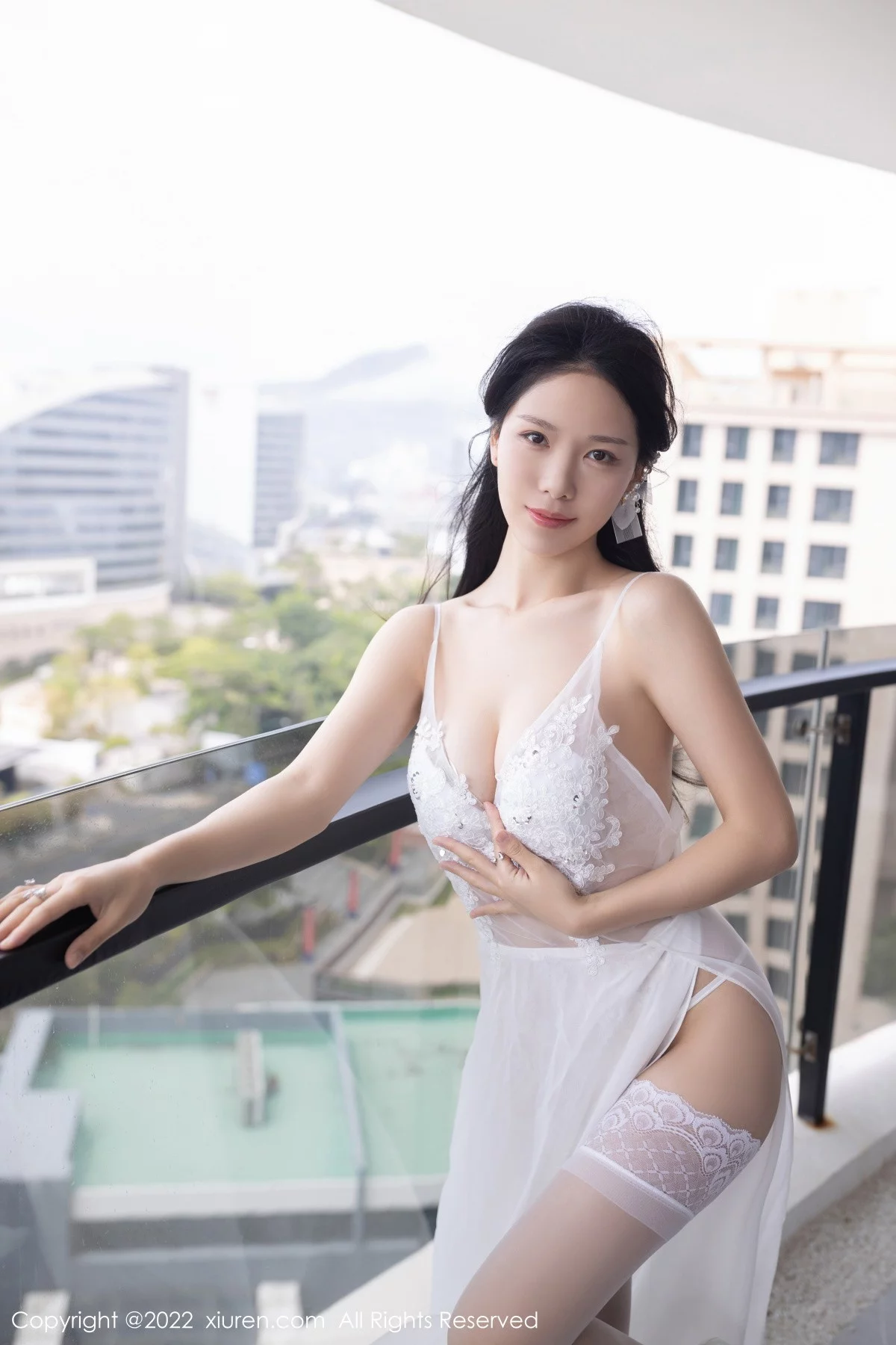 [[XiuRen秀人网]秀人网]No.5965_模特利世私房性感白色薄透婚纱服配丁字裤秀翘臀惹火诱惑写真80P