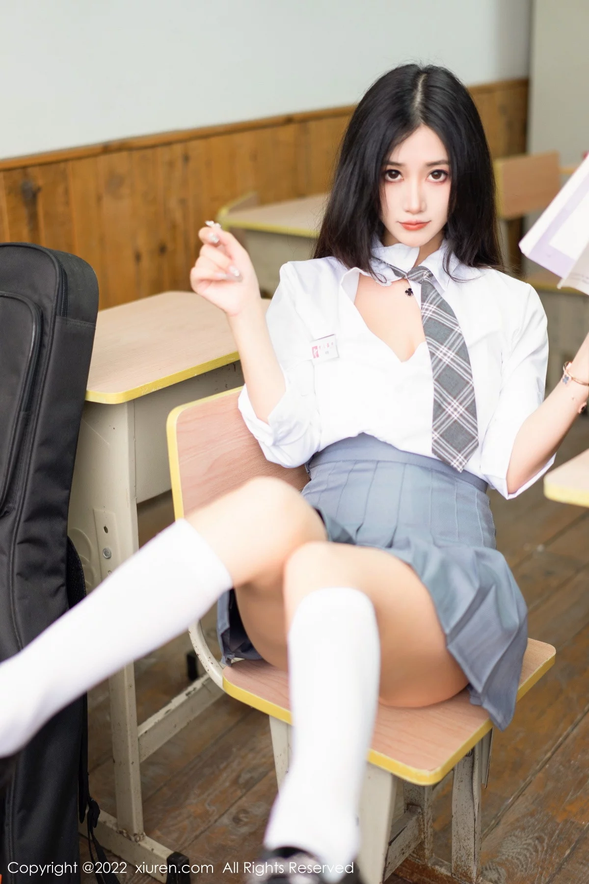 [[XiuRen秀人网]秀人网]No.5970_模特Laura阿姣性感学妹短裙制服露白色内衣秀曼妙身姿迷人写真99P