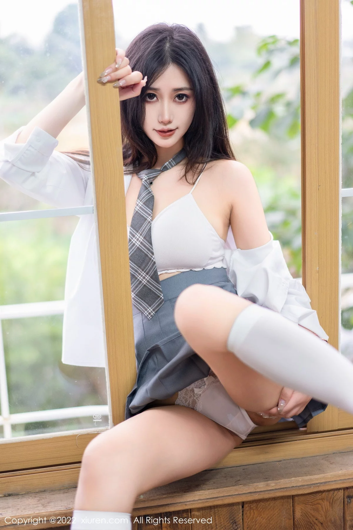 [[XiuRen秀人网]秀人网]No.5970_模特Laura阿姣性感学妹短裙制服露白色内衣秀曼妙身姿迷人写真99P