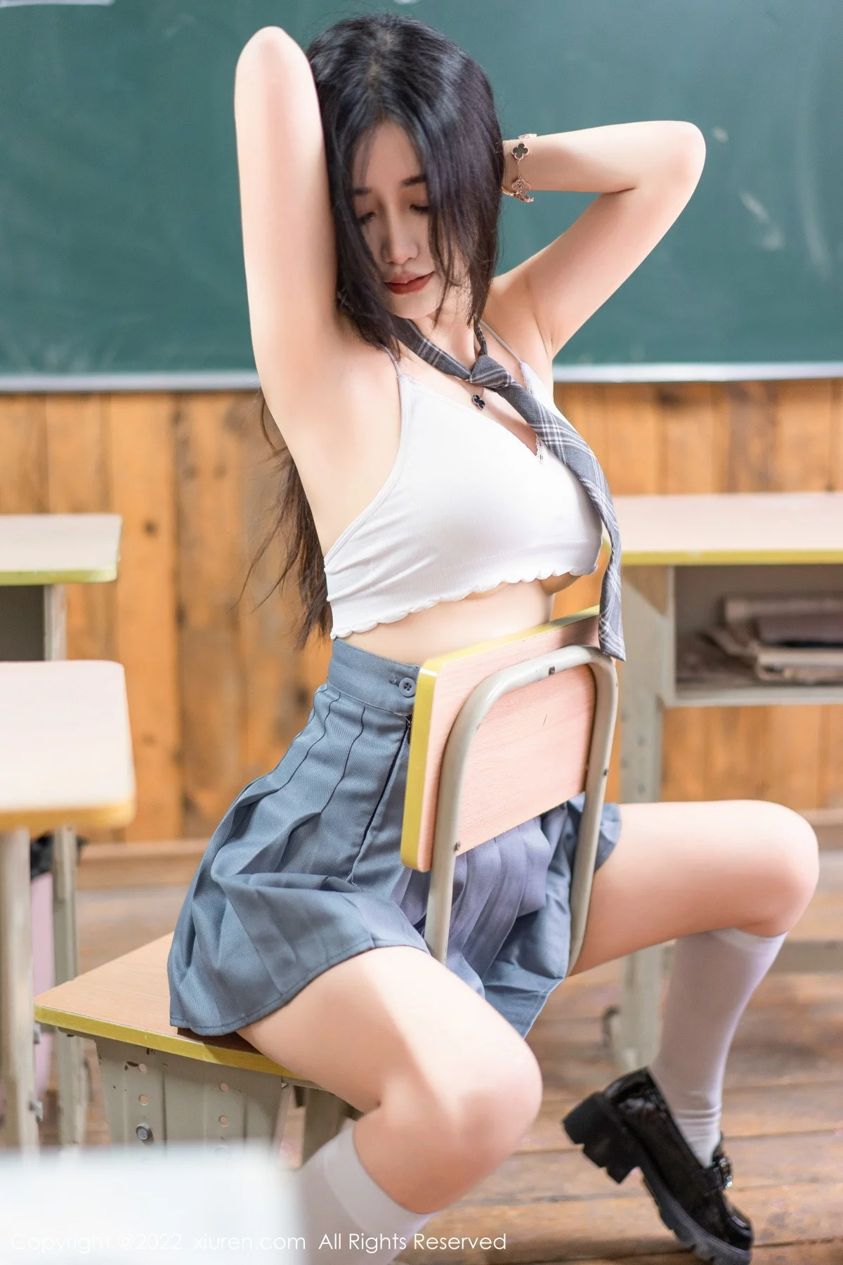 [[XiuRen秀人网]秀人网]No.5970_模特Laura阿姣性感学妹短裙制服露白色内衣秀曼妙身姿迷人写真99P