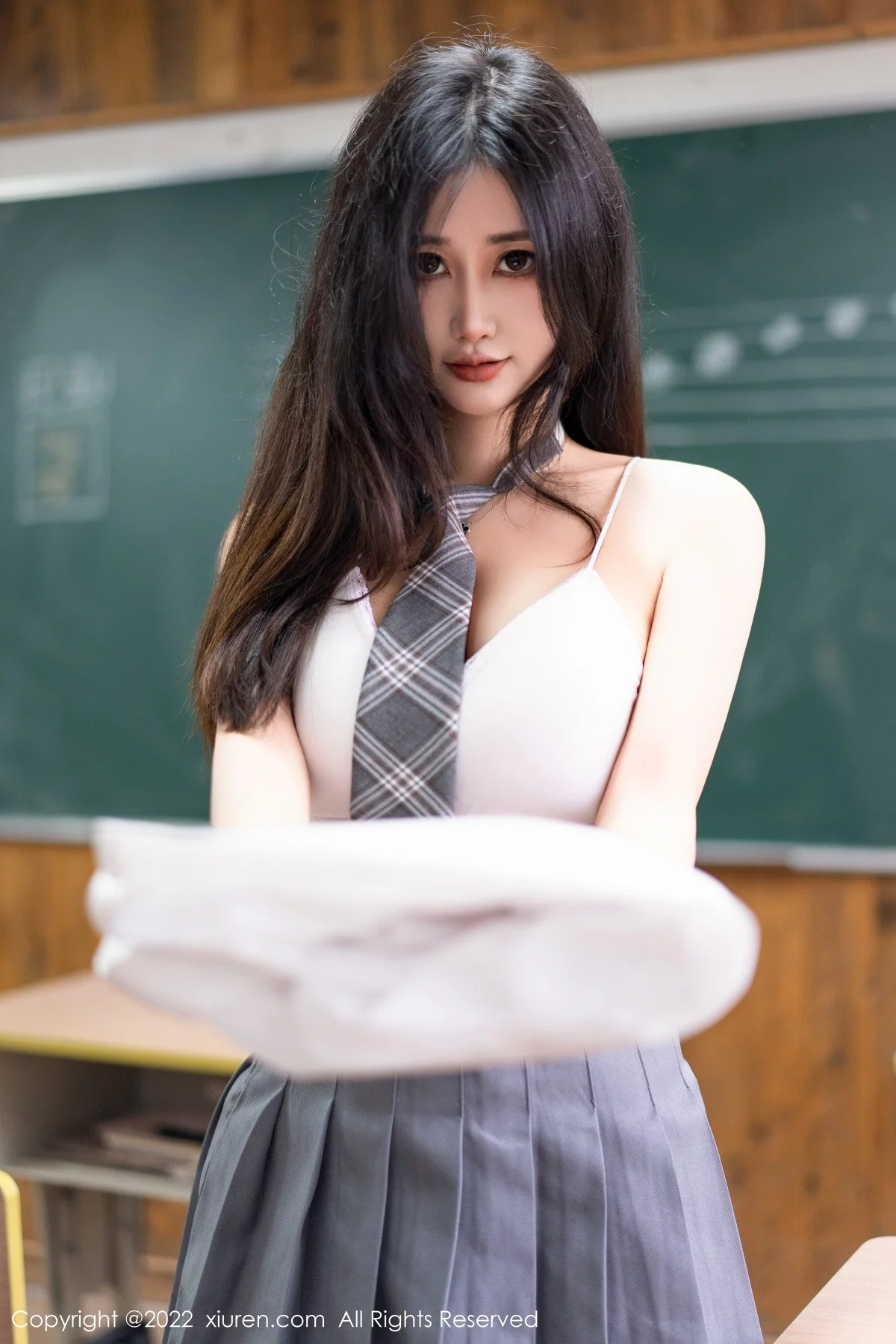 [[XiuRen秀人网]秀人网]No.5970_模特Laura阿姣性感学妹短裙制服露白色内衣秀曼妙身姿迷人写真99P