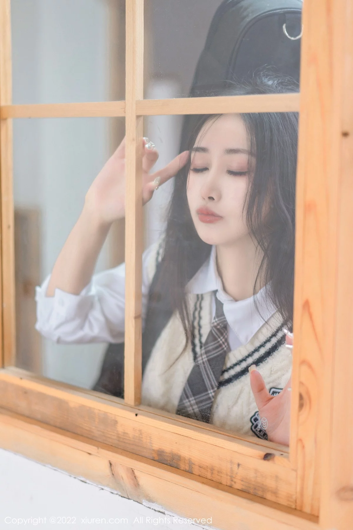 [[XiuRen秀人网]秀人网]No.5970_模特Laura阿姣性感学妹短裙制服露白色内衣秀曼妙身姿迷人写真99P