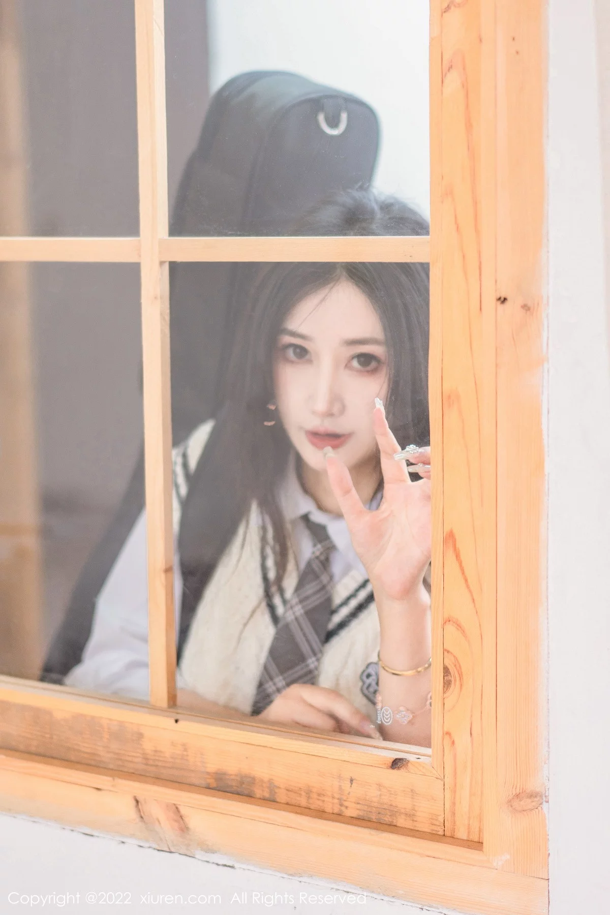 [[XiuRen秀人网]秀人网]No.5970_模特Laura阿姣性感学妹短裙制服露白色内衣秀曼妙身姿迷人写真99P