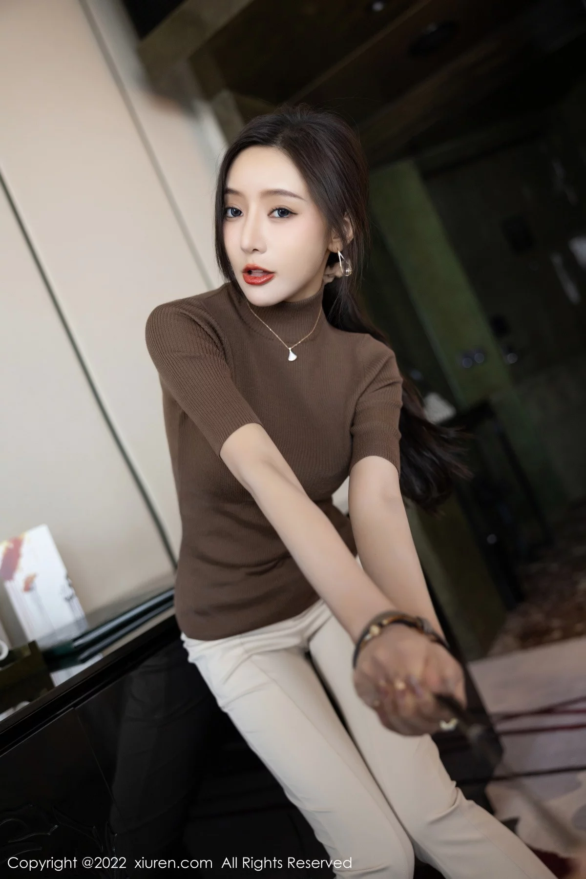 [[XiuRen秀人网]秀人网]No.5978_女神王馨瑶yanni私房半脱露性感蓝色内衣配超薄无内肉丝诱惑写真81P