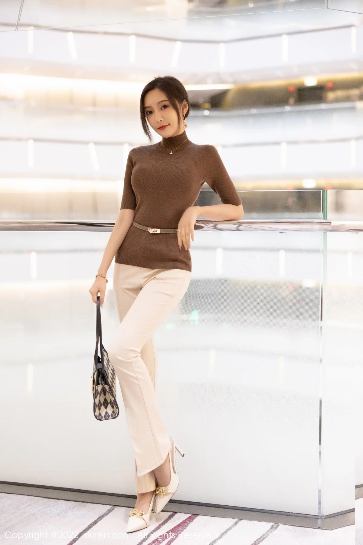 [[XiuRen秀人网]秀人网]No.5978_女神王馨瑶yanni私房半脱露性感蓝色内衣配超薄无内肉丝诱惑写真81P