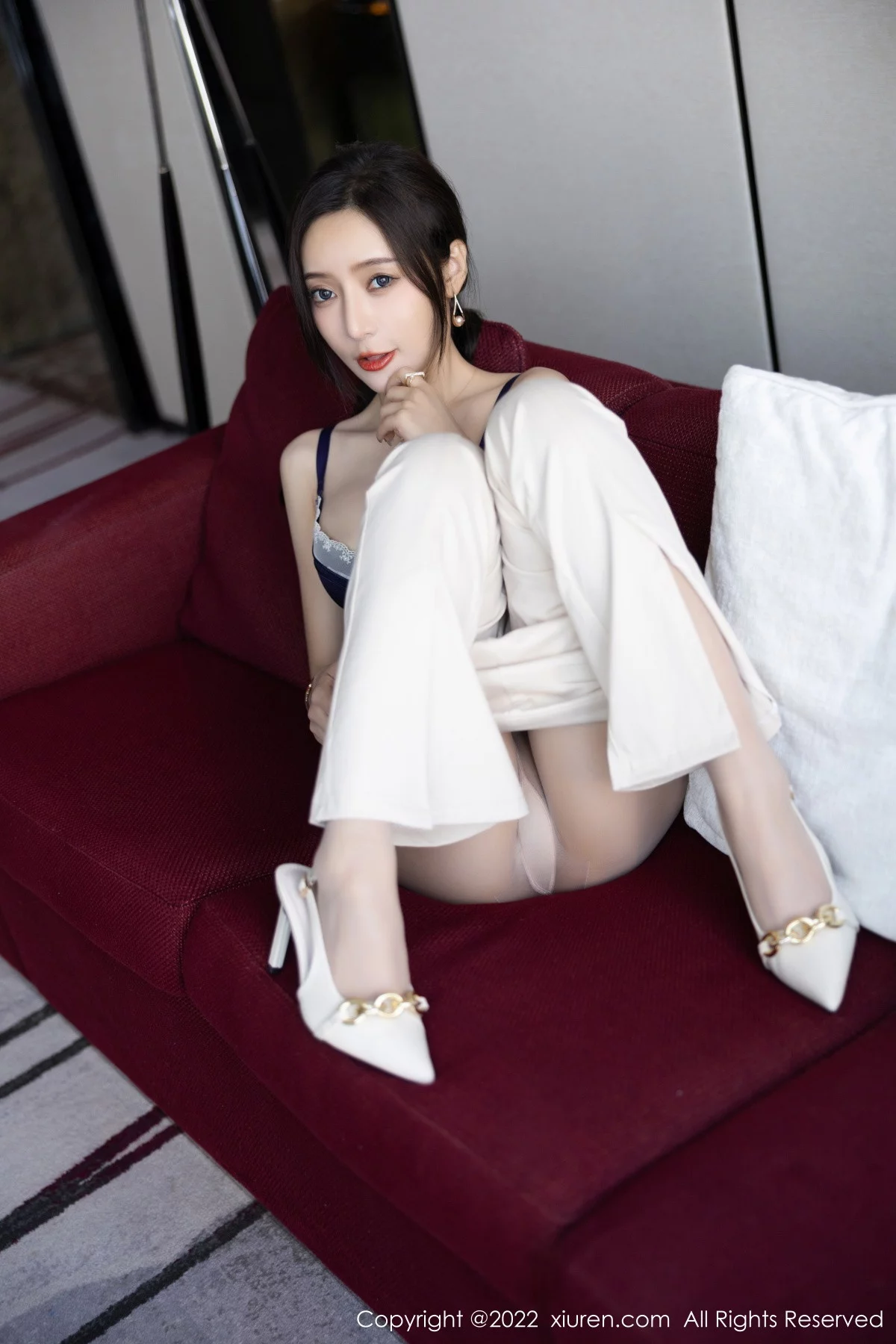 [[XiuRen秀人网]秀人网]No.5978_女神王馨瑶yanni私房半脱露性感蓝色内衣配超薄无内肉丝诱惑写真81P