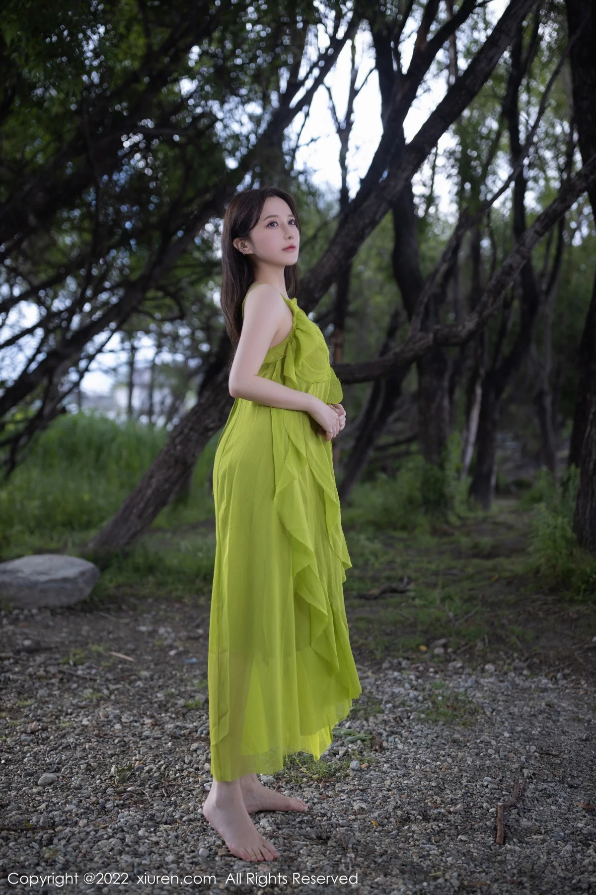 [[XiuRen秀人网]秀人网]No.5979_模特鱼子酱Fish四季拍摄主题性感吊裙系列秀完美身材诱惑写真73P