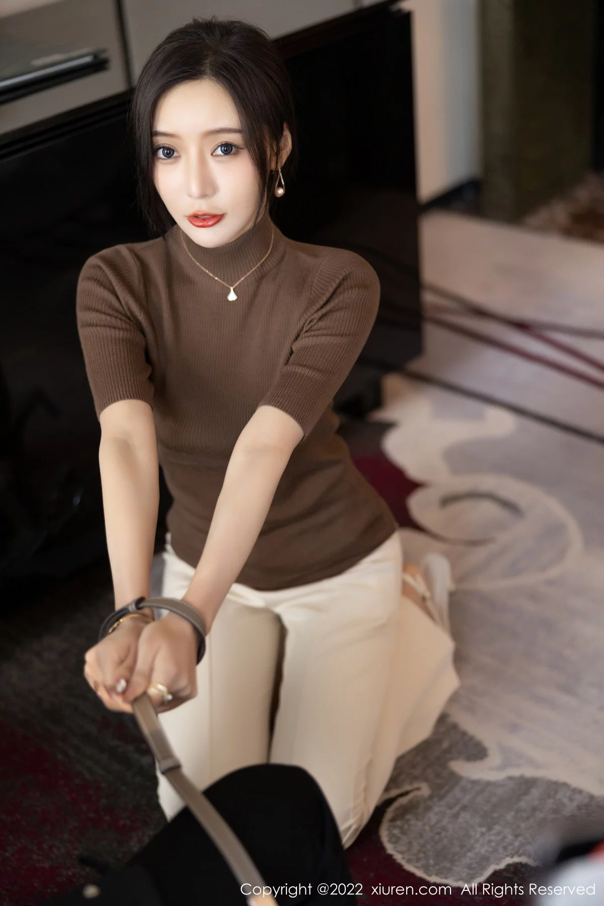 [[XiuRen秀人网]秀人网]No.5978_女神王馨瑶yanni私房半脱露性感蓝色内衣配超薄无内肉丝诱惑写真81P