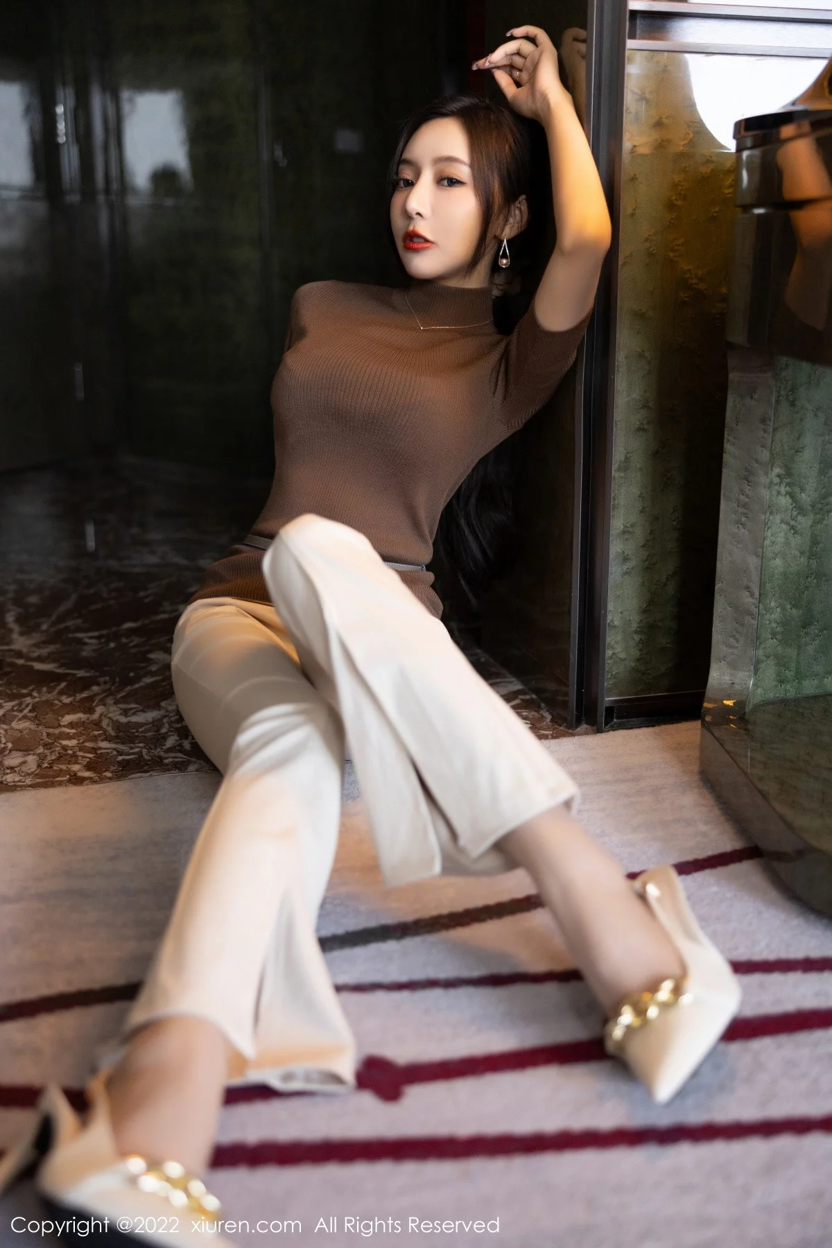 [[XiuRen秀人网]秀人网]No.5978_女神王馨瑶yanni私房半脱露性感蓝色内衣配超薄无内肉丝诱惑写真81P