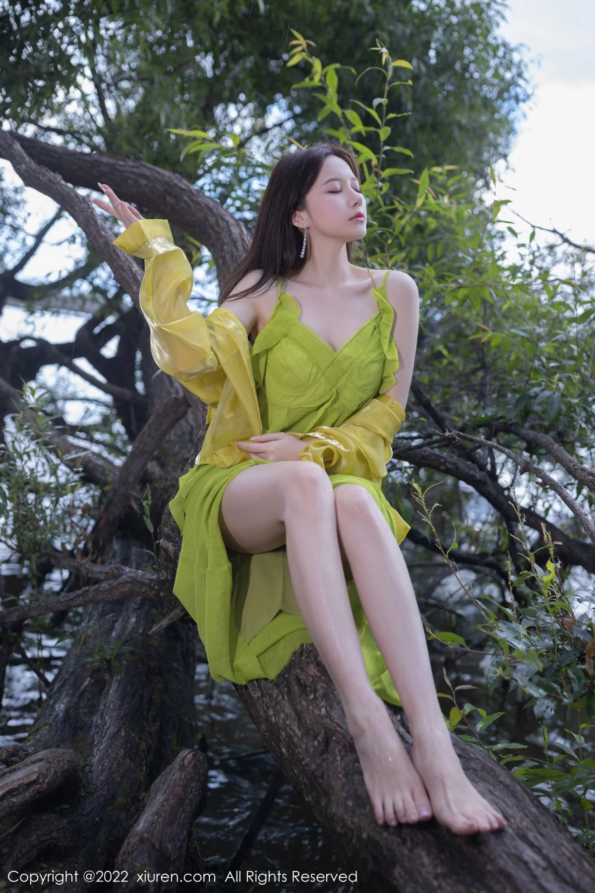 [[XiuRen秀人网]秀人网]No.5979_模特鱼子酱Fish四季拍摄主题性感吊裙系列秀完美身材诱惑写真73P