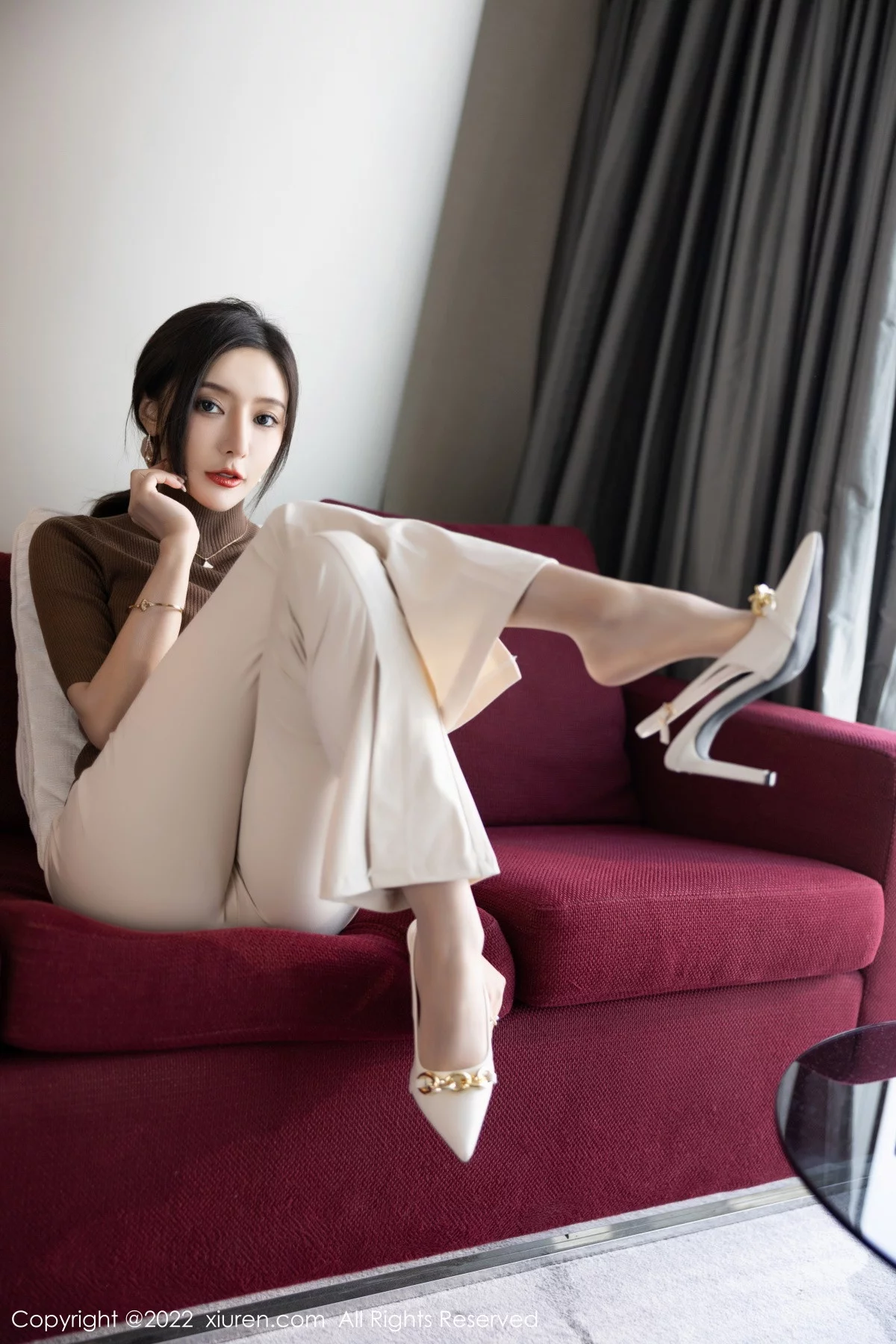 [[XiuRen秀人网]秀人网]No.5978_女神王馨瑶yanni私房半脱露性感蓝色内衣配超薄无内肉丝诱惑写真81P