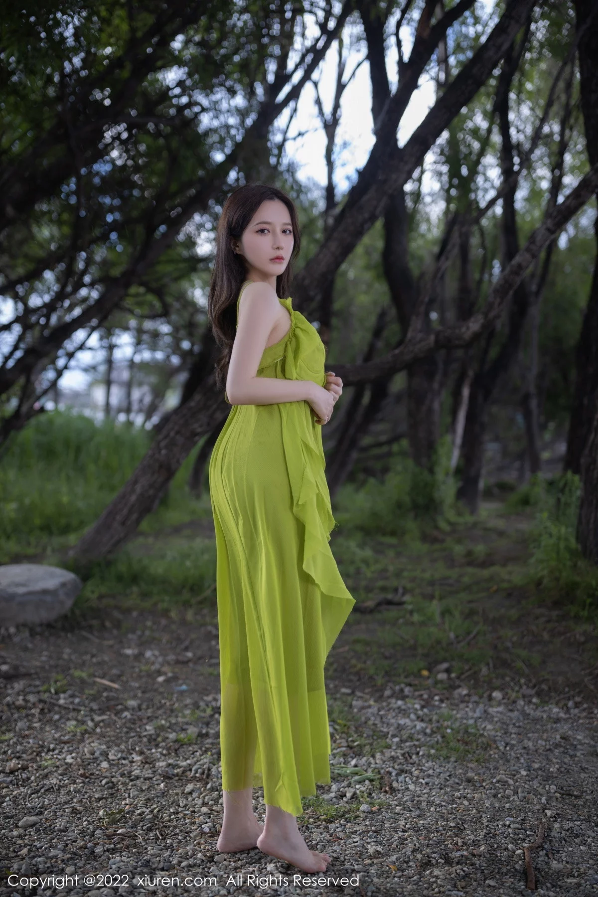 [[XiuRen秀人网]秀人网]No.5979_模特鱼子酱Fish四季拍摄主题性感吊裙系列秀完美身材诱惑写真73P