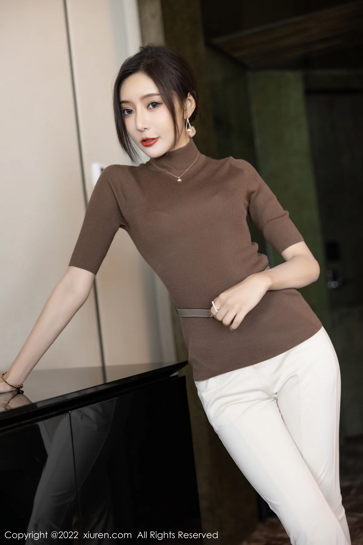 [[XiuRen秀人网]秀人网]No.5978_女神王馨瑶yanni私房半脱露性感蓝色内衣配超薄无内肉丝诱惑写真81P